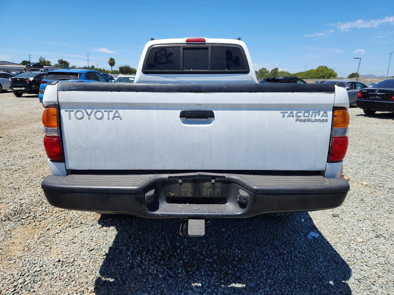2001 Toyota Tacoma Xtracab Prerunner White vin: 5TESM92N31Z852659