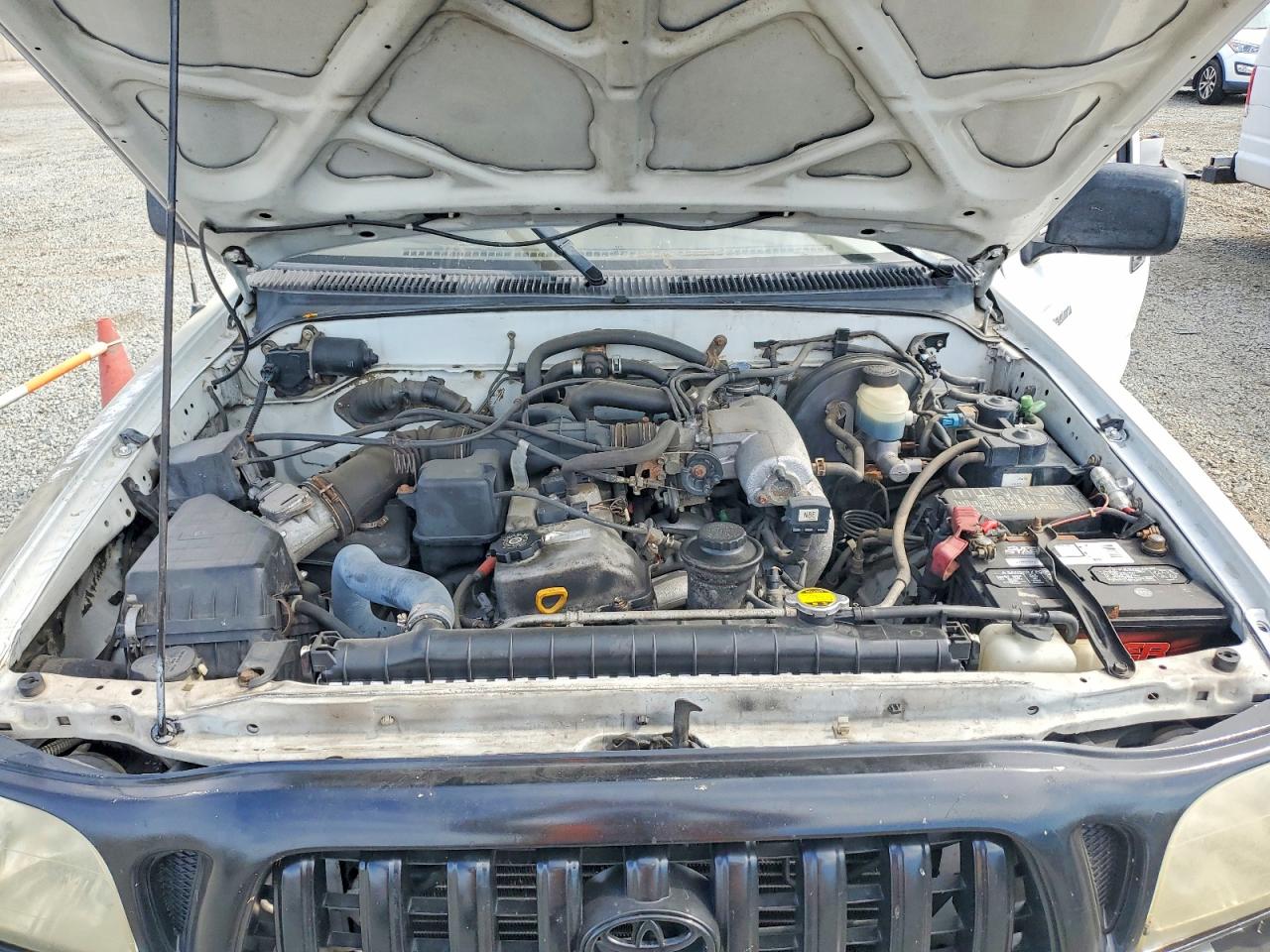 2001 Toyota Tacoma Xtracab Prerunner White vin: 5TESM92N31Z852659