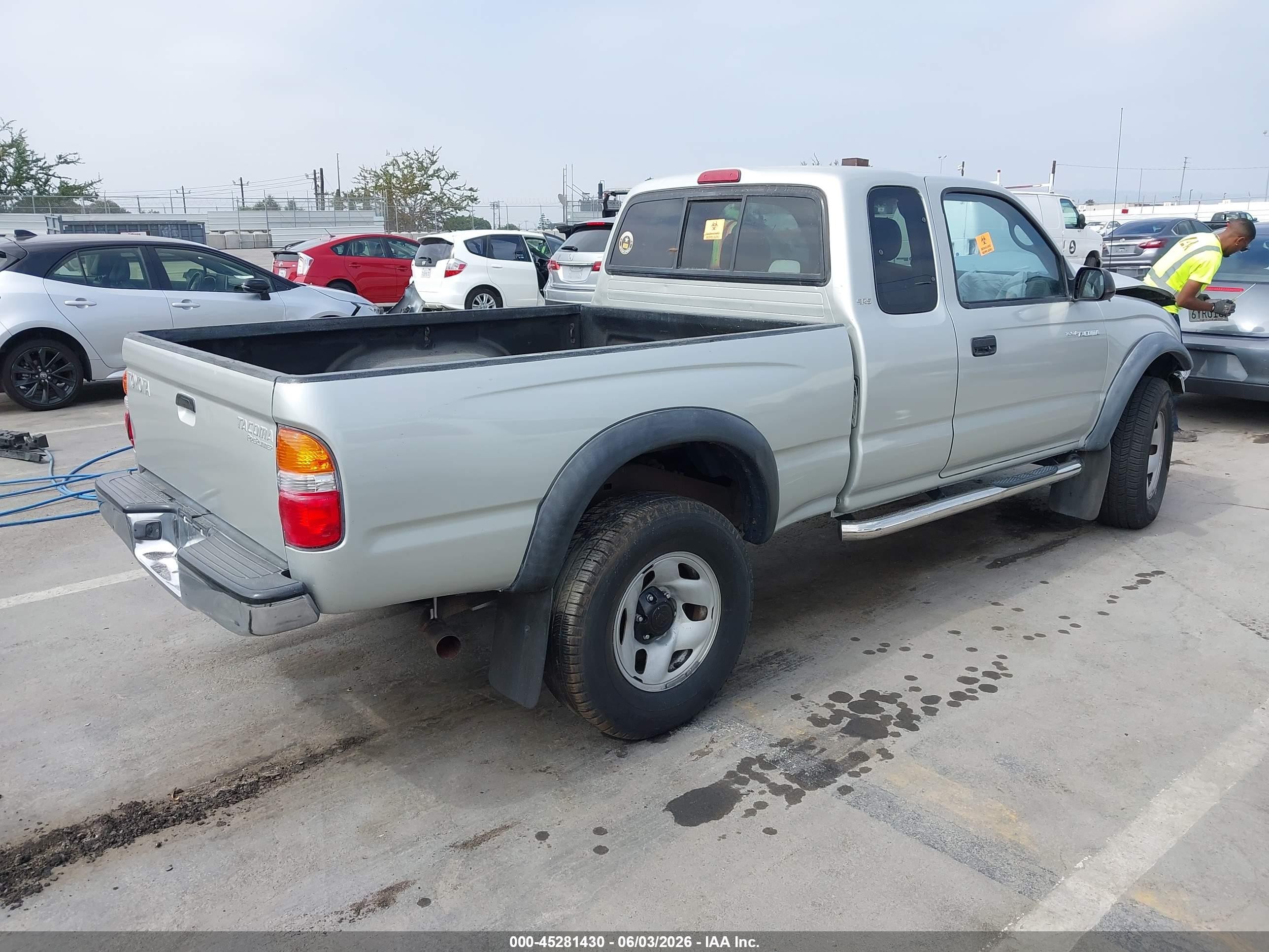2002 Toyota Tacoma Prerunner Silver vin: 5TESM92N32Z128701