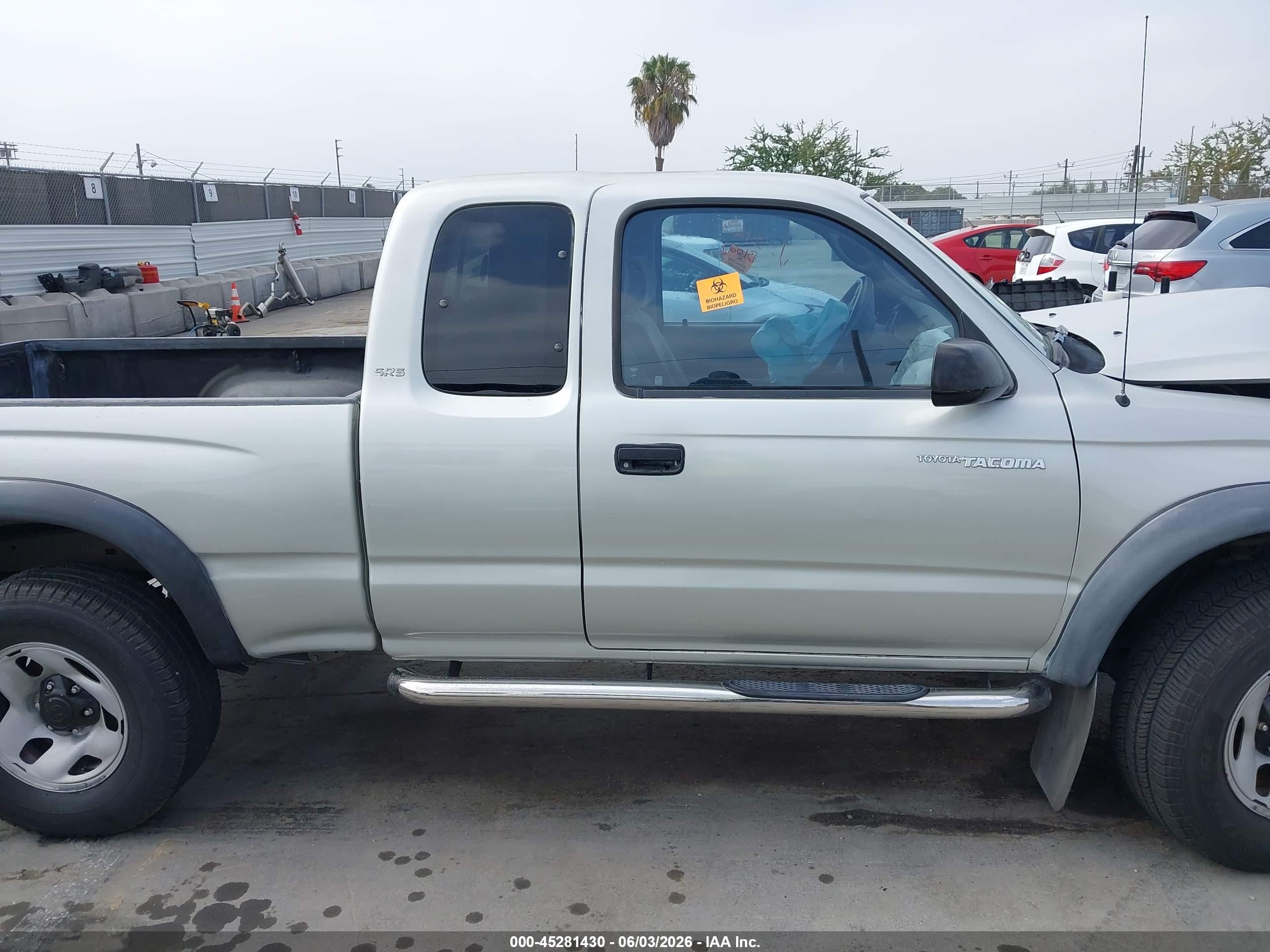 2002 Toyota Tacoma Prerunner Silver vin: 5TESM92N32Z128701