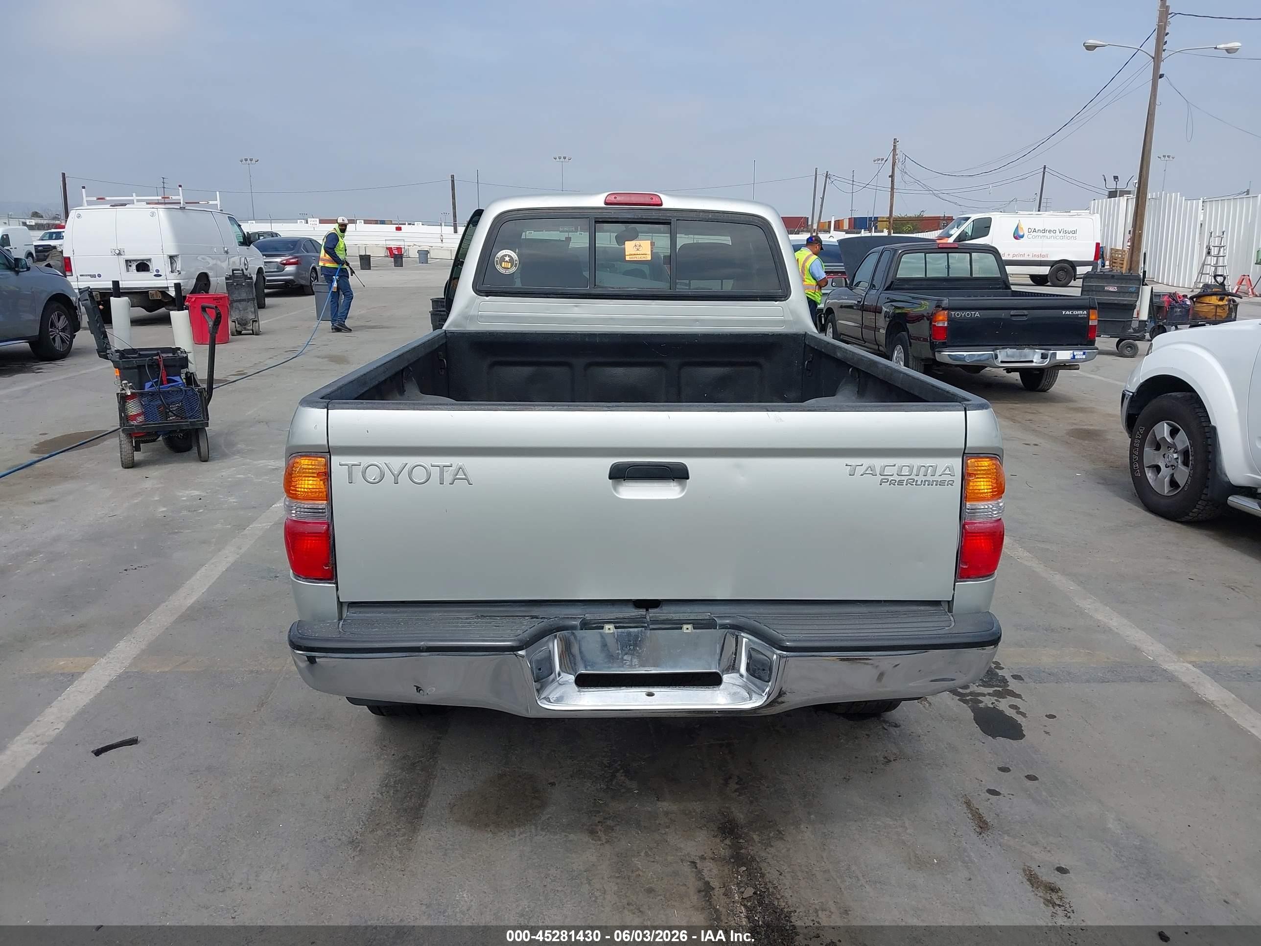 2002 Toyota Tacoma Prerunner Silver vin: 5TESM92N32Z128701