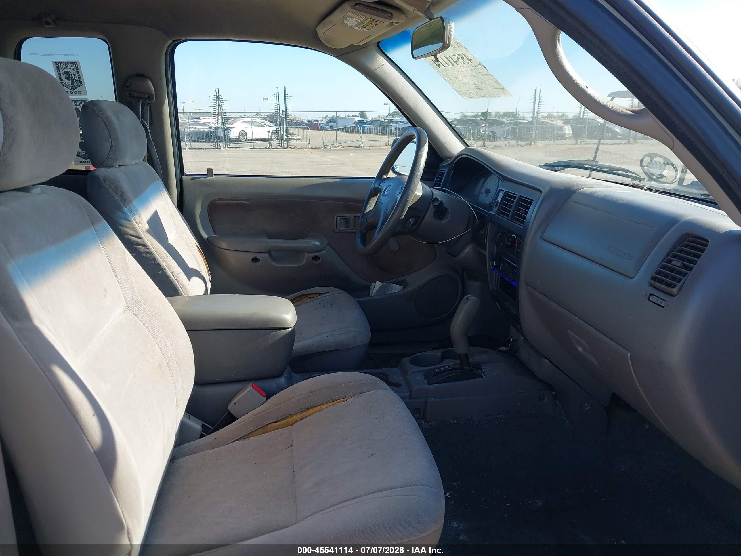 2001 Toyota Tacoma Prerunner Silver vin: 5TESM92N61Z870069