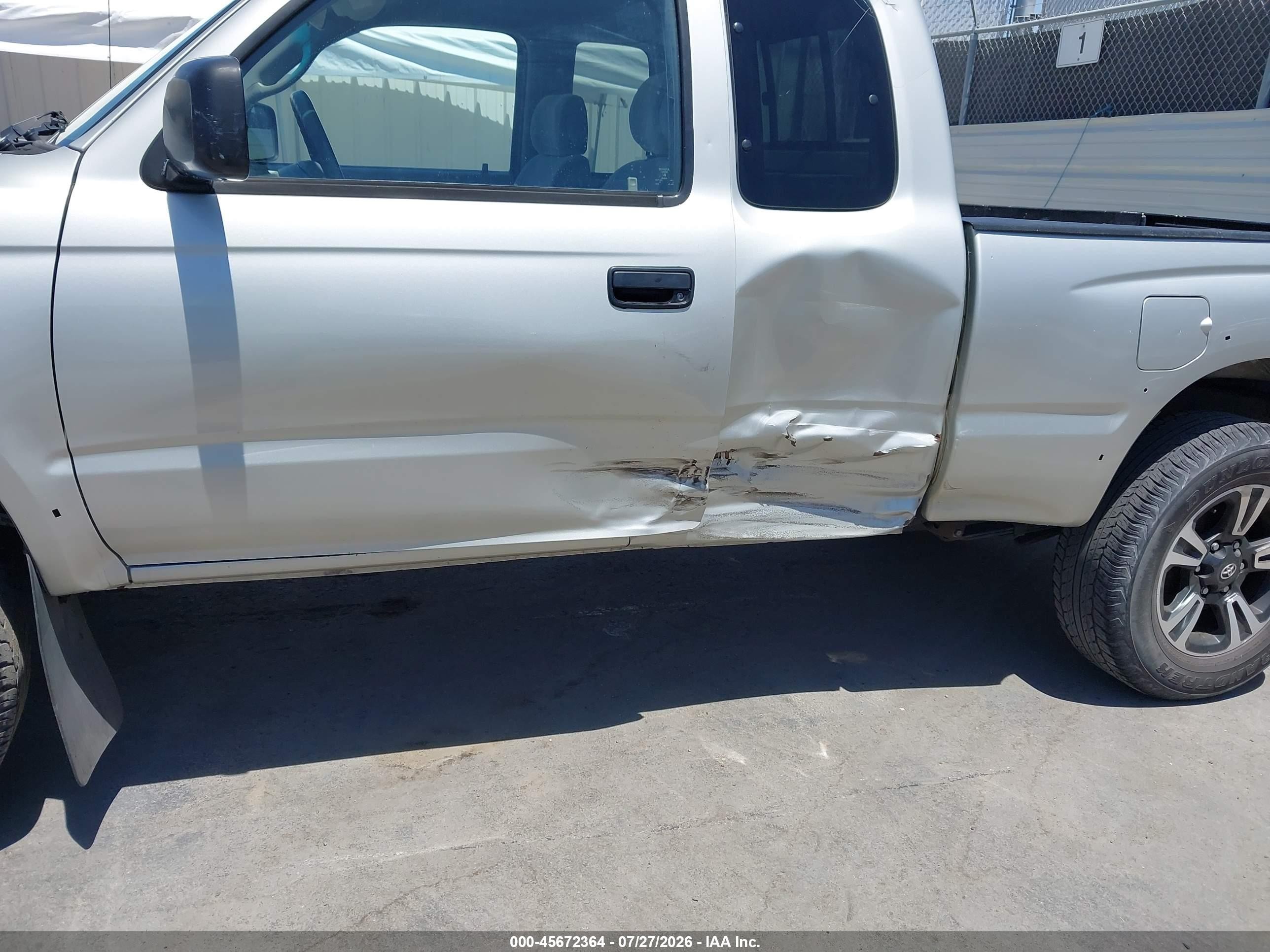 2001 Toyota Tacoma Prerunner Silver vin: 5TESM92N81Z843245
