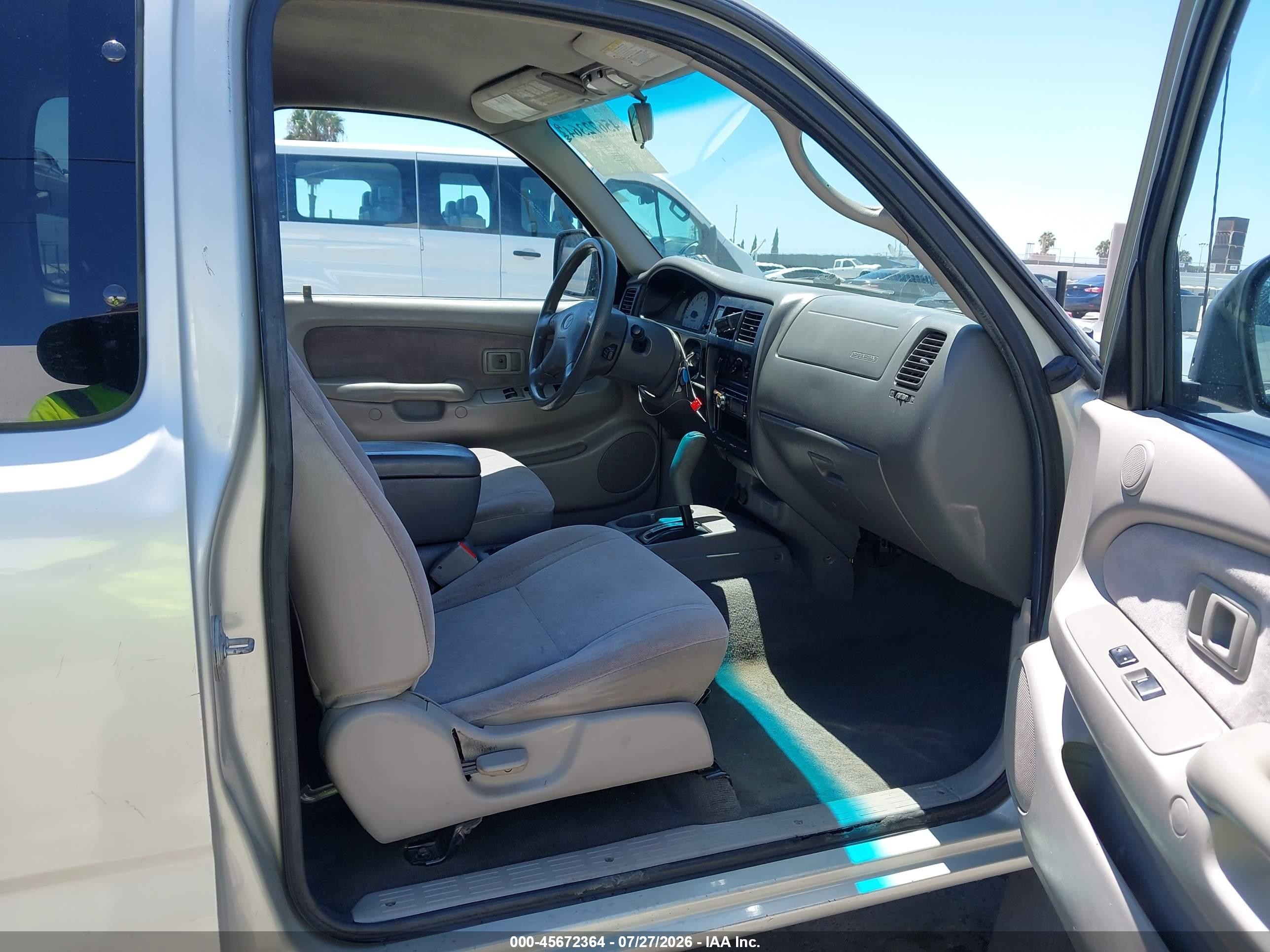 2001 Toyota Tacoma Prerunner Silver vin: 5TESM92N81Z843245