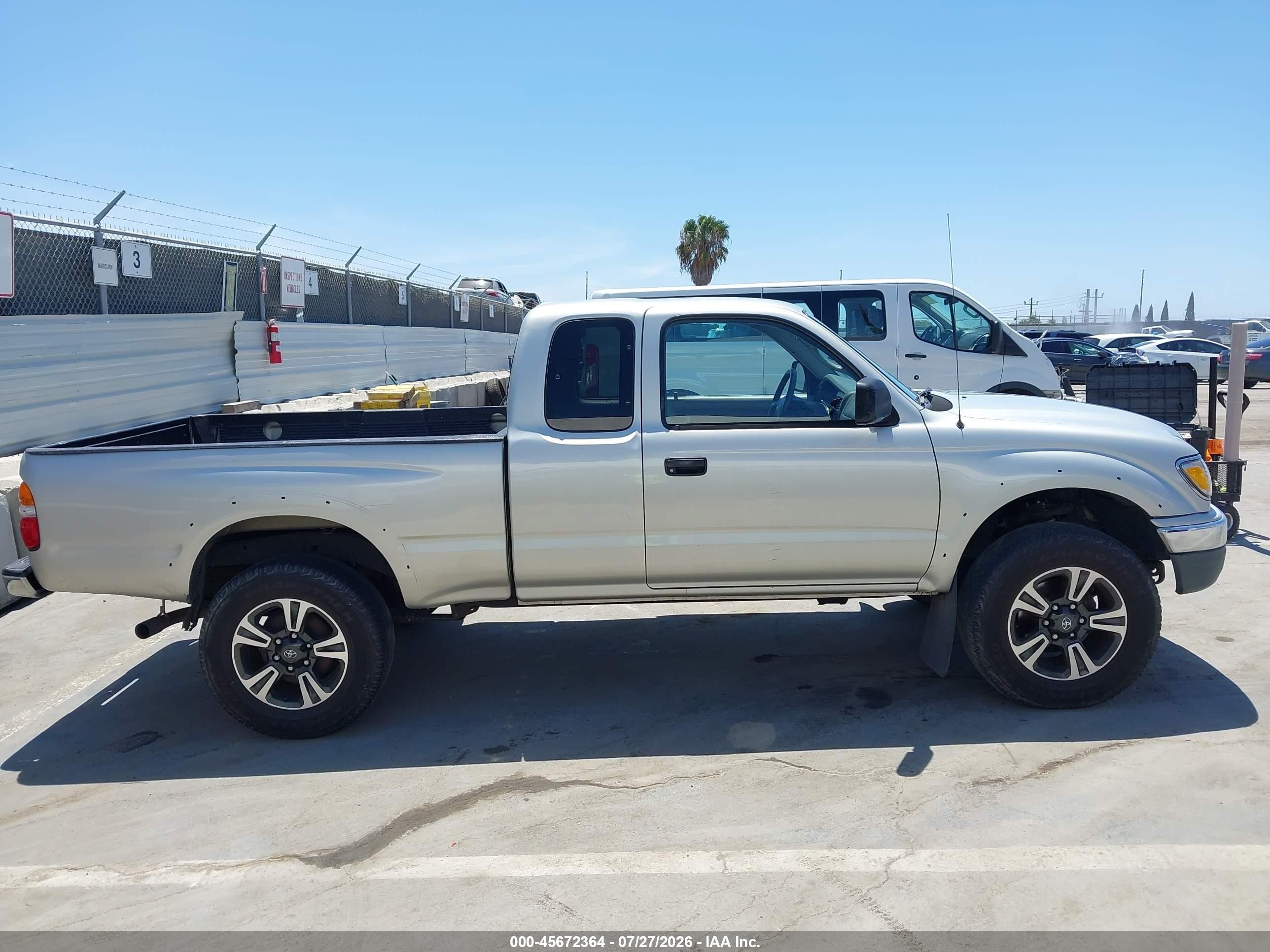 2001 Toyota Tacoma Prerunner Silver vin: 5TESM92N81Z843245