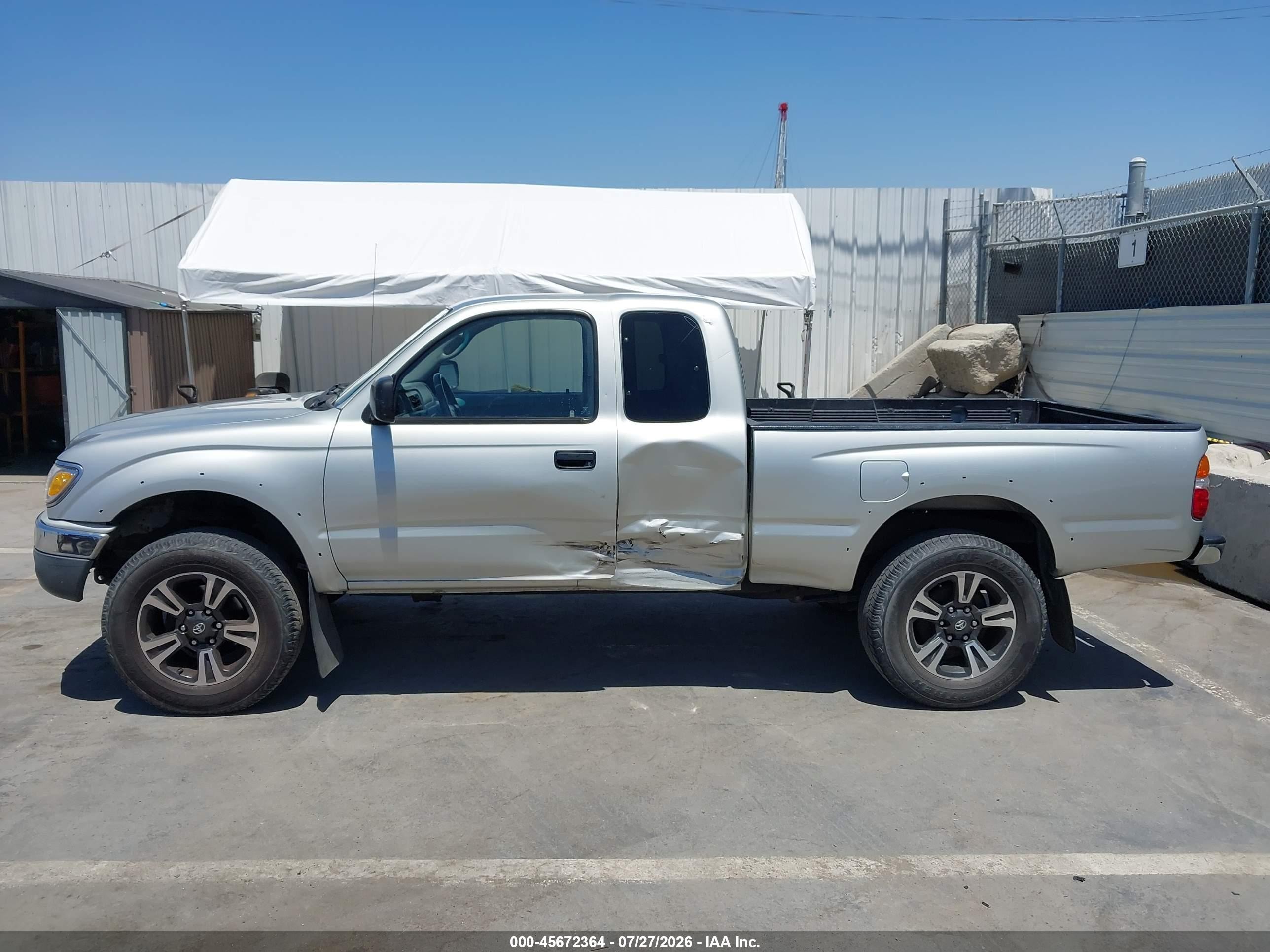 2001 Toyota Tacoma Prerunner Silver vin: 5TESM92N81Z843245