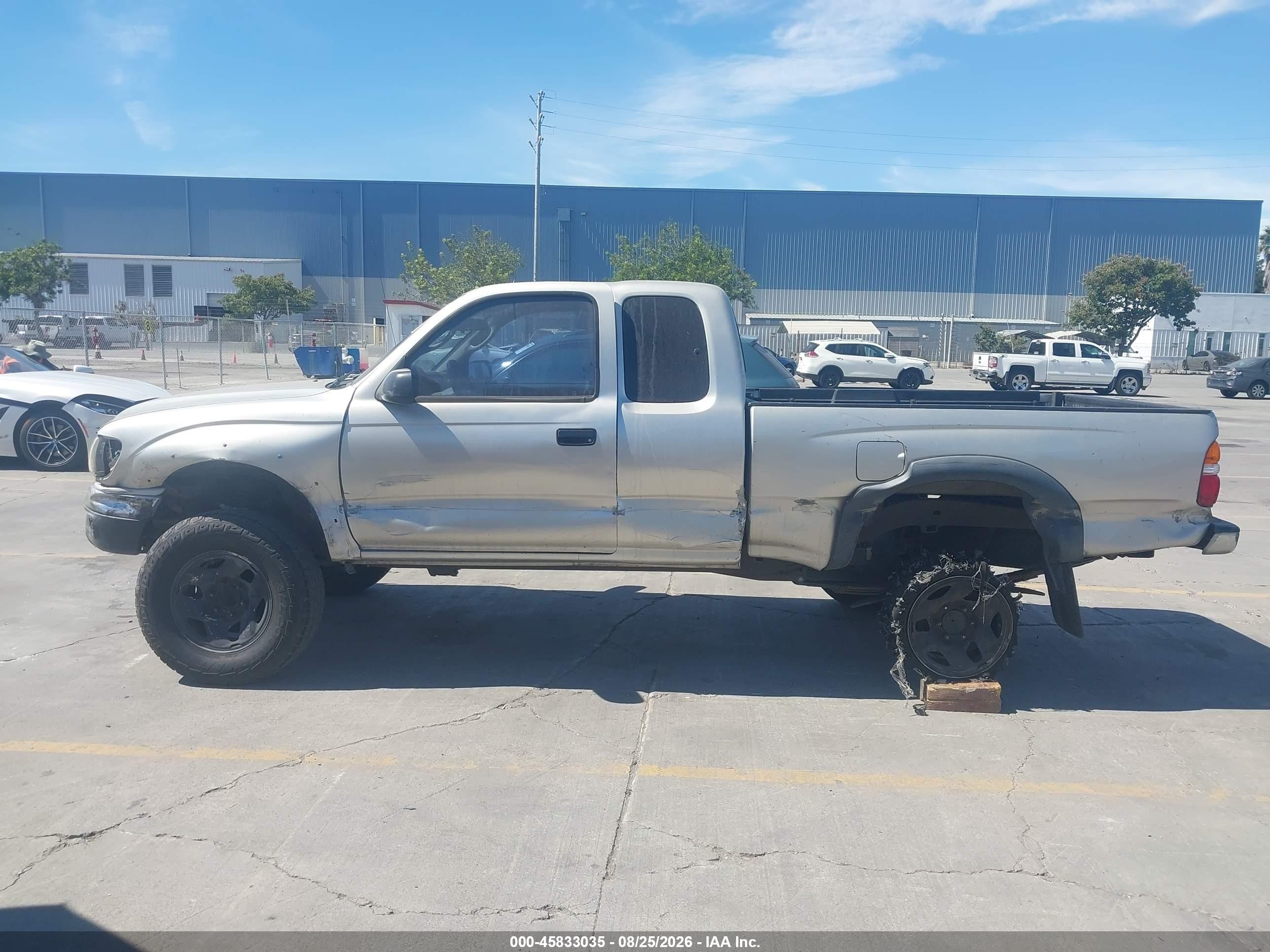 2003 Toyota Tacoma Xtracab Prerunner Silver vin: 5TESM92N93Z228996