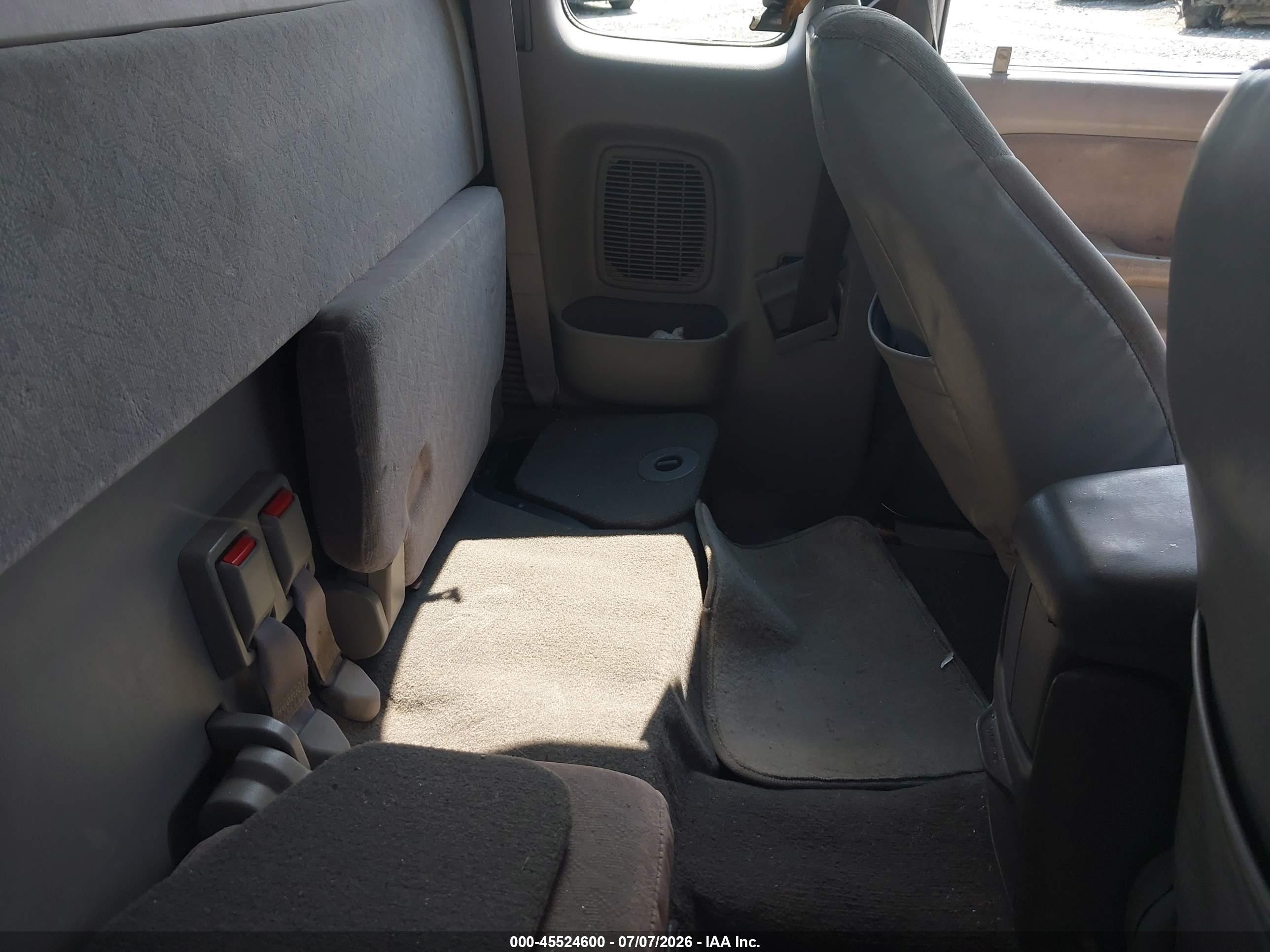 2002 Toyota Tacoma Prerunner V6 Silver vin: 5TESN92N02Z036832