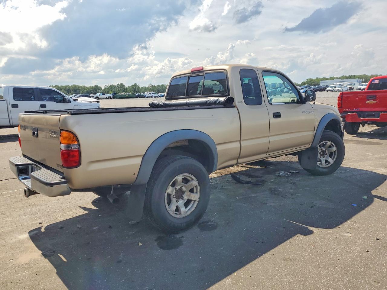 2002 Toyota Tacoma Xtracab Prerunner Gold vin: 5TESN92N02Z106121