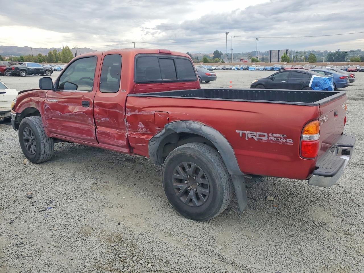 2004 Toyota Tacoma Xtracab Prerunner Red vin: 5TESN92N24Z313970