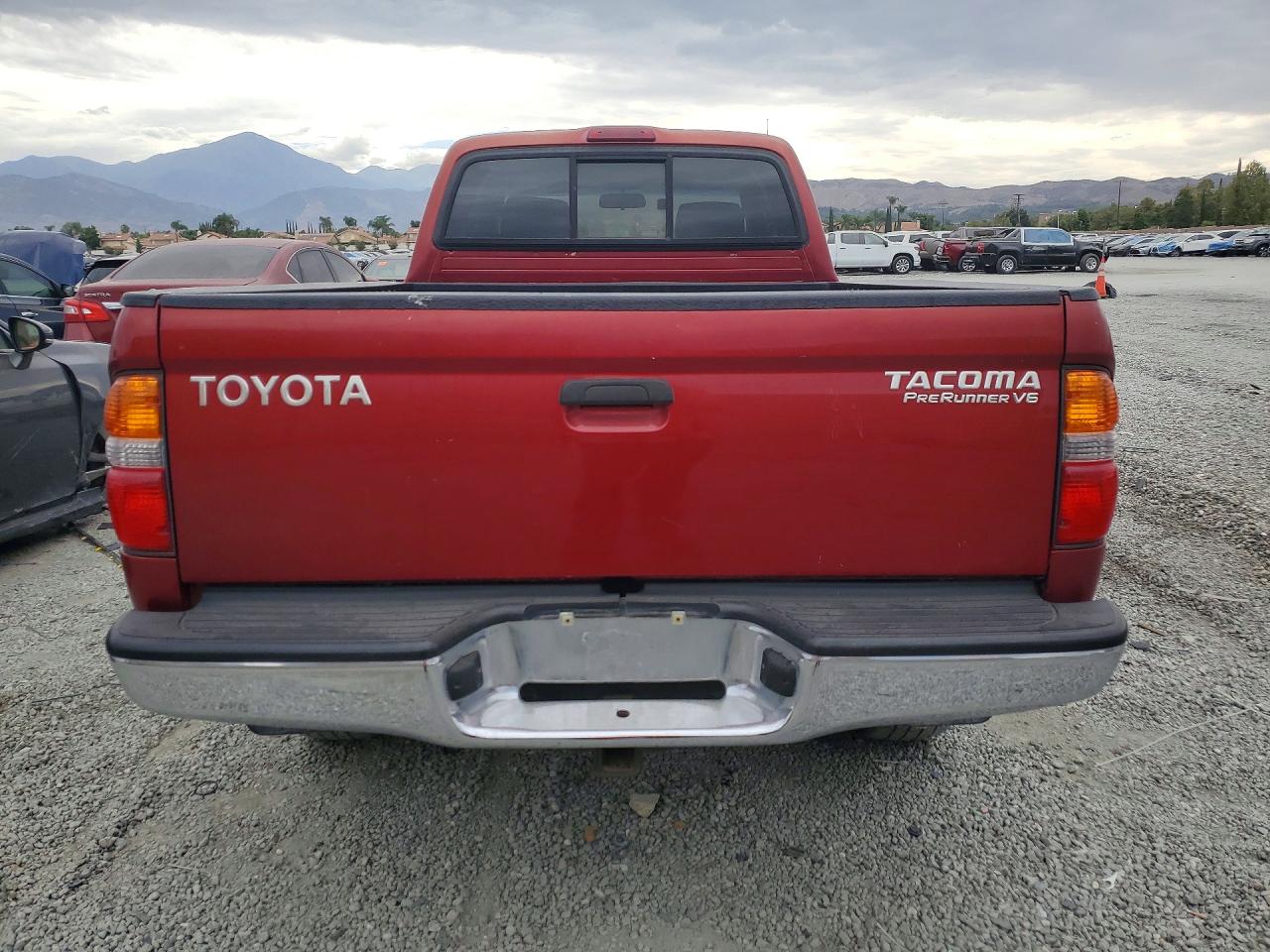 2004 Toyota Tacoma Xtracab Prerunner Red vin: 5TESN92N24Z313970