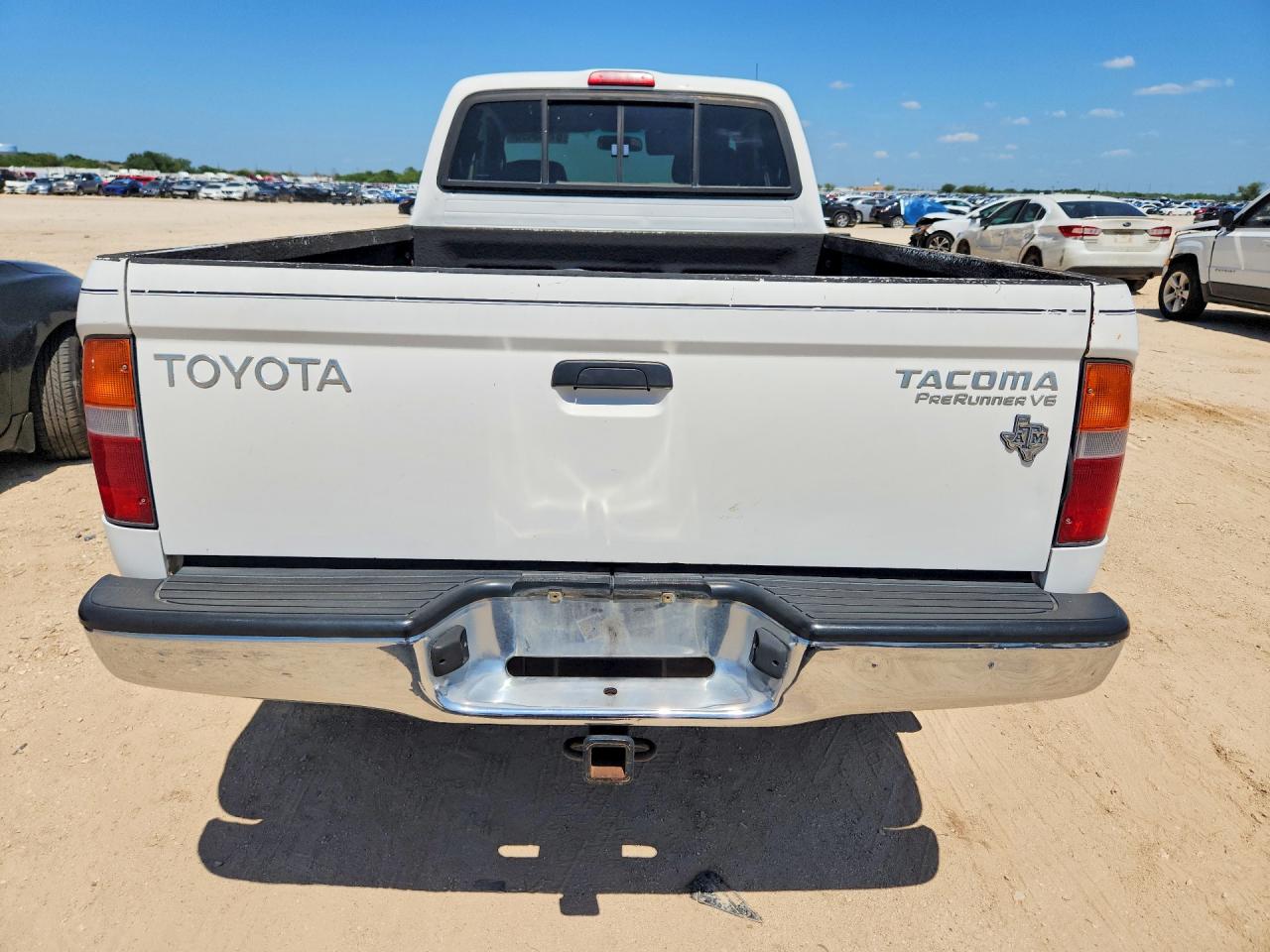 2000 Toyota Tacoma Xtracab Prerunner White vin: 5TESN92N3YZ704714
