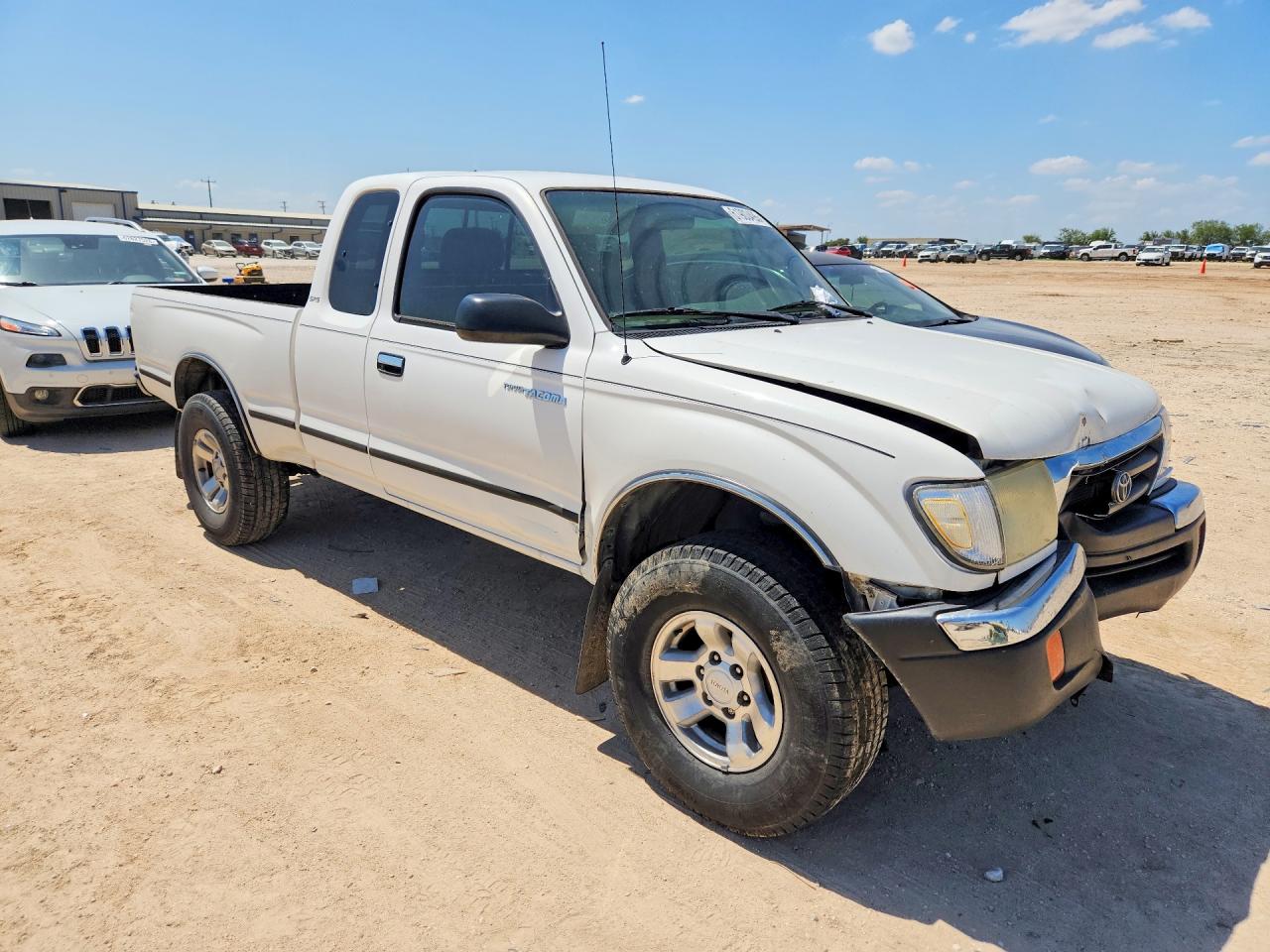 2000 Toyota Tacoma Xtracab Prerunner White vin: 5TESN92N3YZ704714