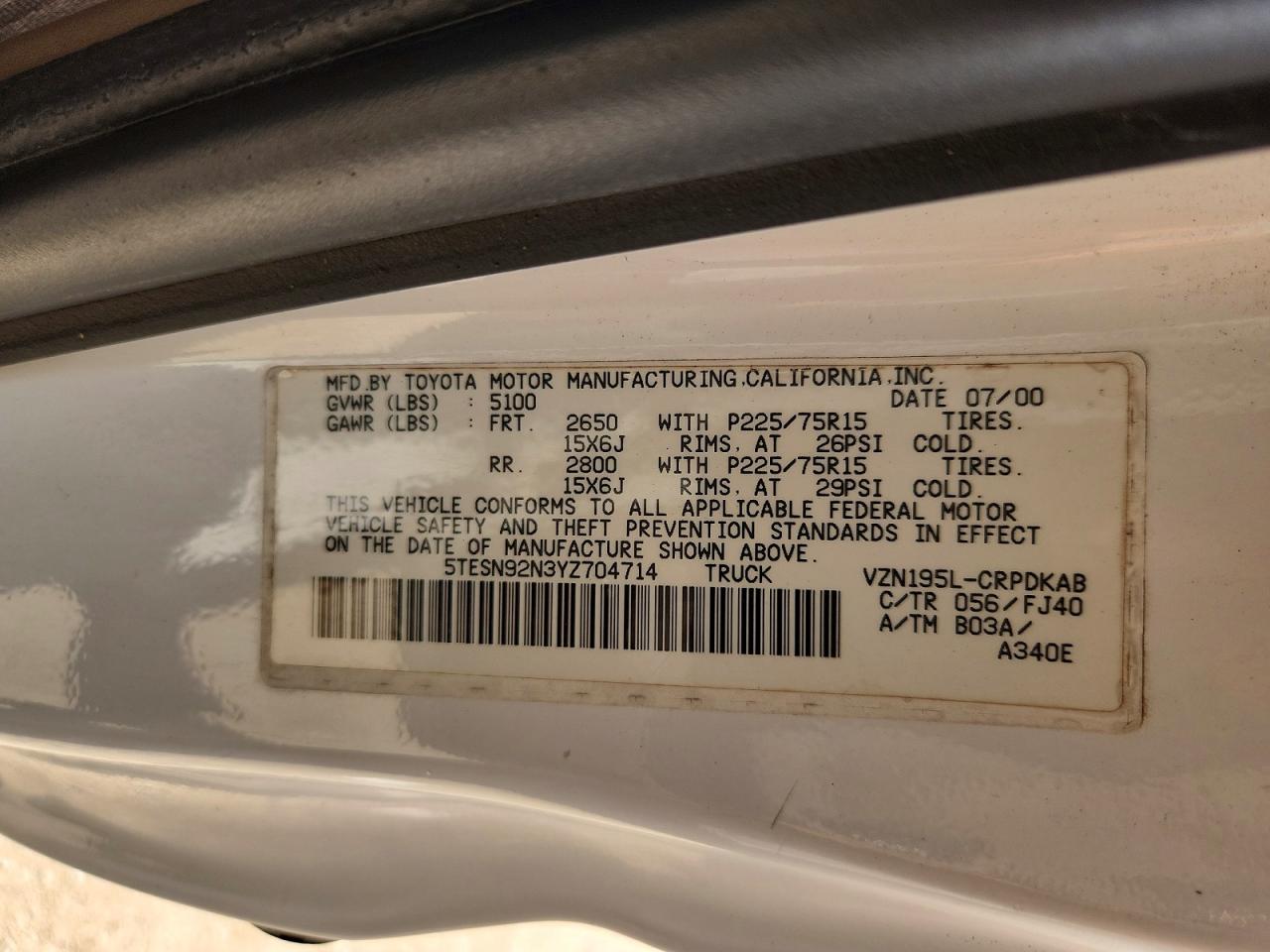 2000 Toyota Tacoma Xtracab Prerunner White vin: 5TESN92N3YZ704714