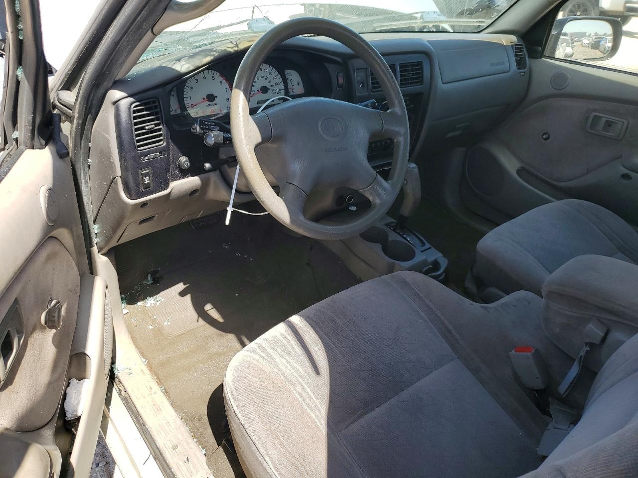 2002 Toyota Tacoma Xtracab Prerunner Silver vin: 5TESN92N62Z078762
