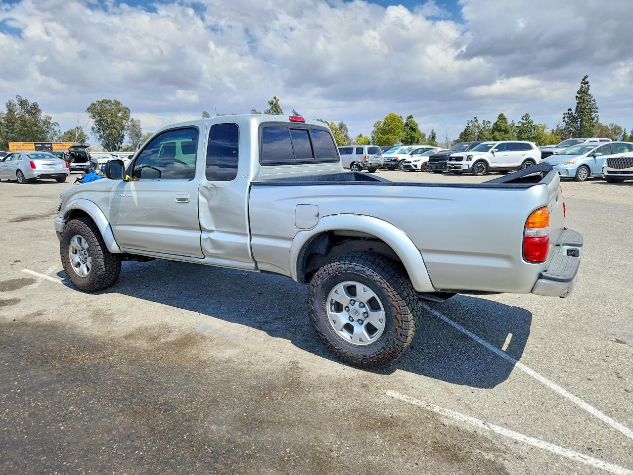 2004 Toyota Tacoma Xtracab Prerunner Silver vin: 5TESN92N64Z343117