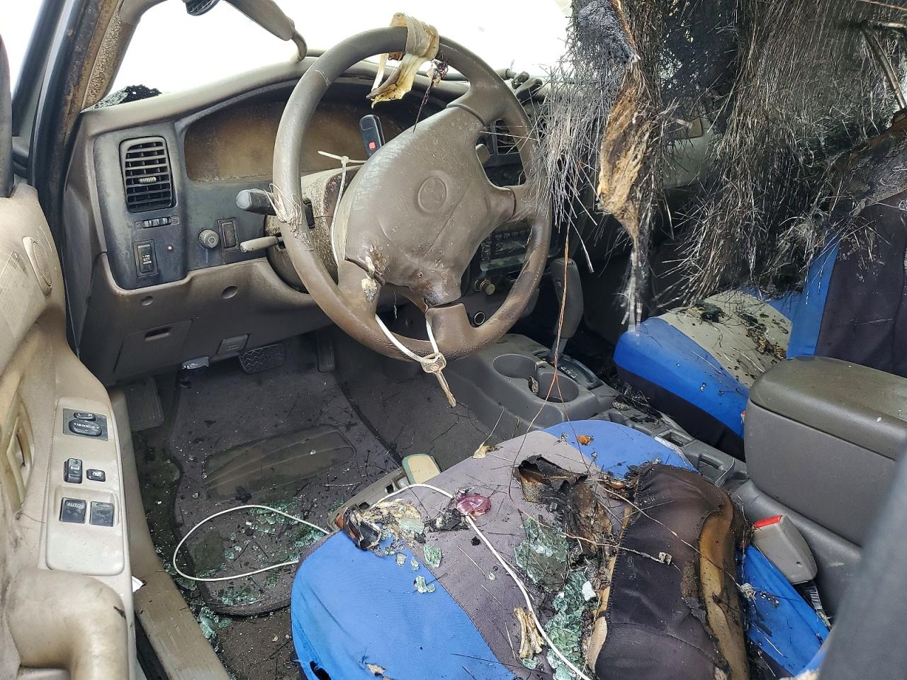 2003 Toyota Tacoma Prerunner V6 Серебряный vin: 5TESN92N73Z157584