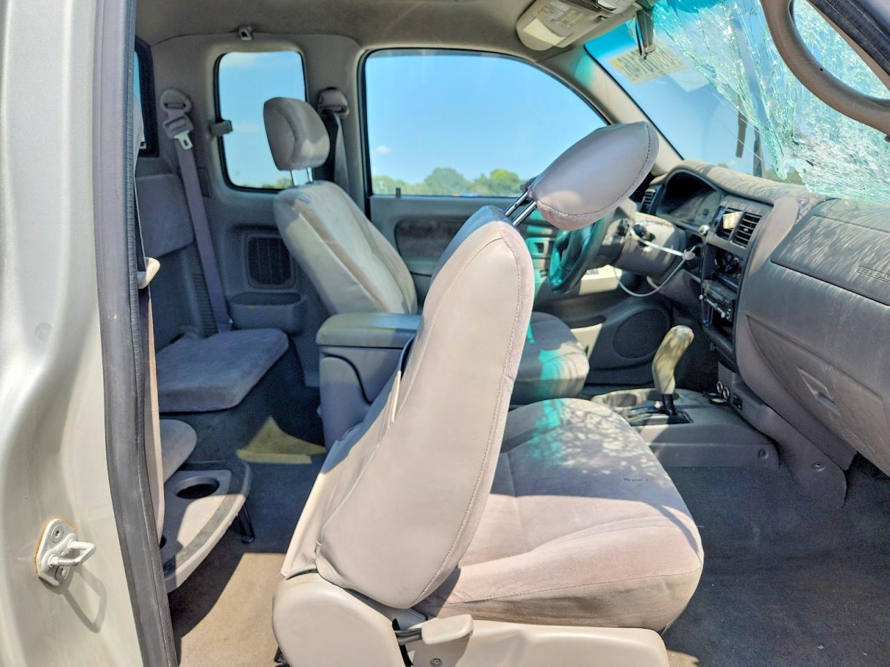2001 Toyota Tacoma Xtracab Prerunner Silver vin: 5TESN92N91Z846331
