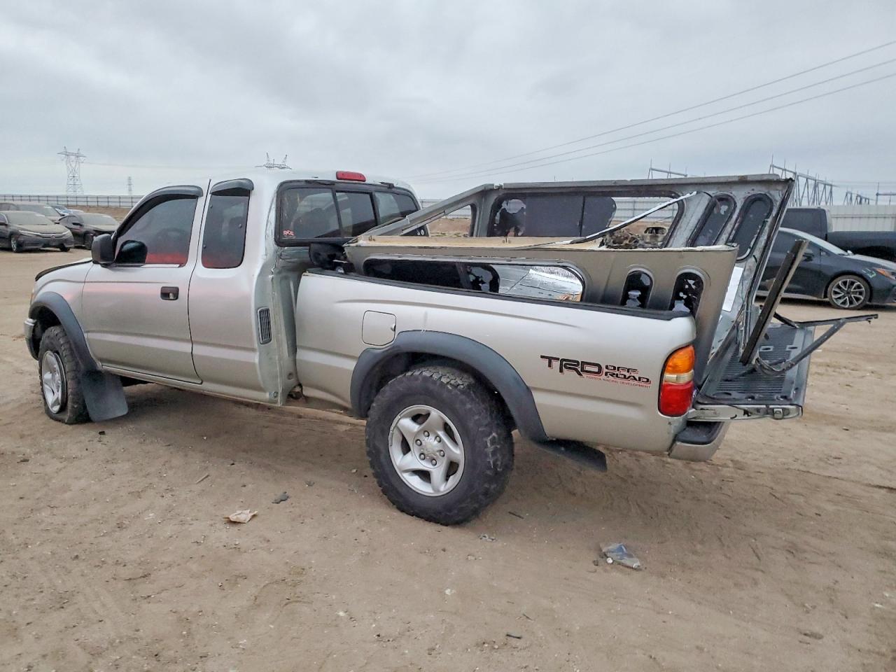 2004 Toyota Tacoma Xtracab Prerunner Silver vin: 5TESN92N94Z319815