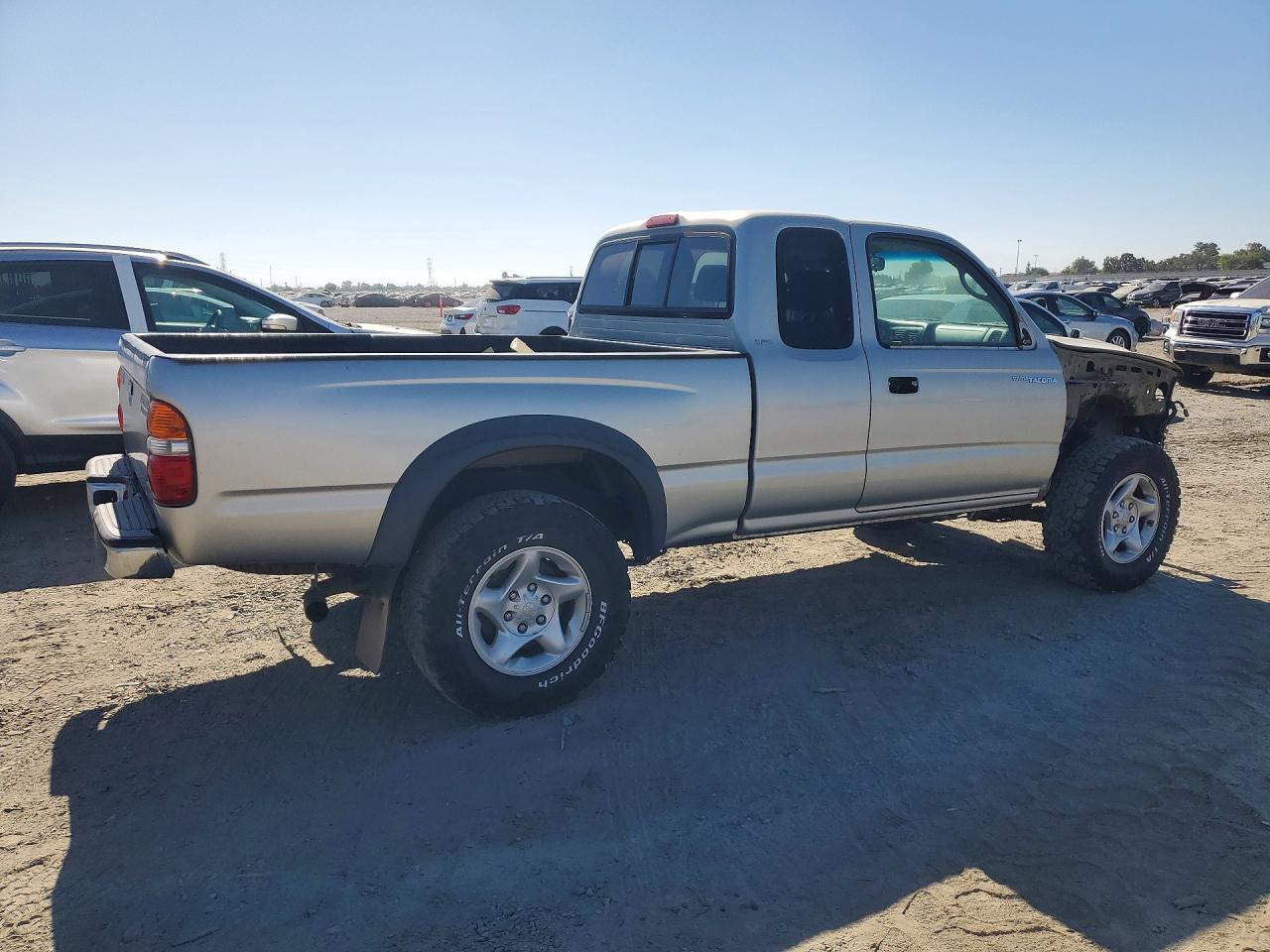 2004 Toyota Tacoma Xtracab Prerunner Silver vin: 5TESN92N94Z439260