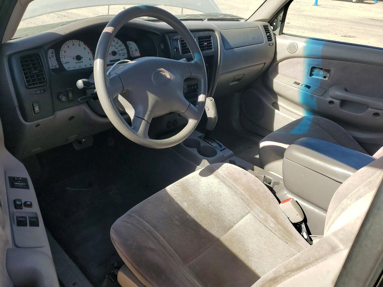 2004 Toyota Tacoma Xtracab Prerunner Silver vin: 5TESN92N94Z439260