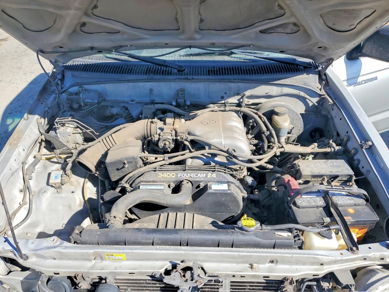 2004 Toyota Tacoma Xtracab Prerunner Silver vin: 5TESN92N94Z439260