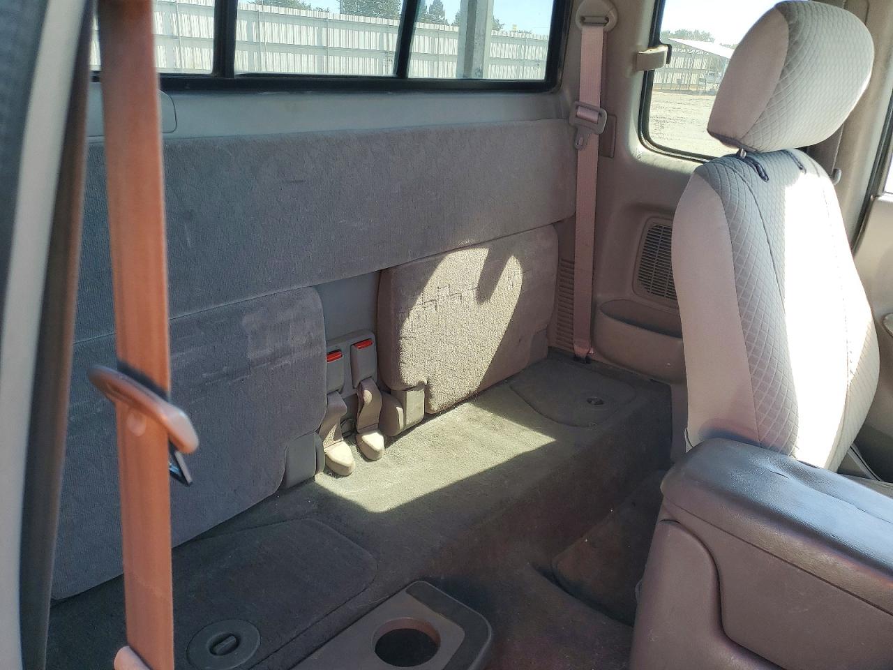 2001 Toyota Tacoma Xtracab Prerunner Silver vin: 5TESN92NX1Z804086