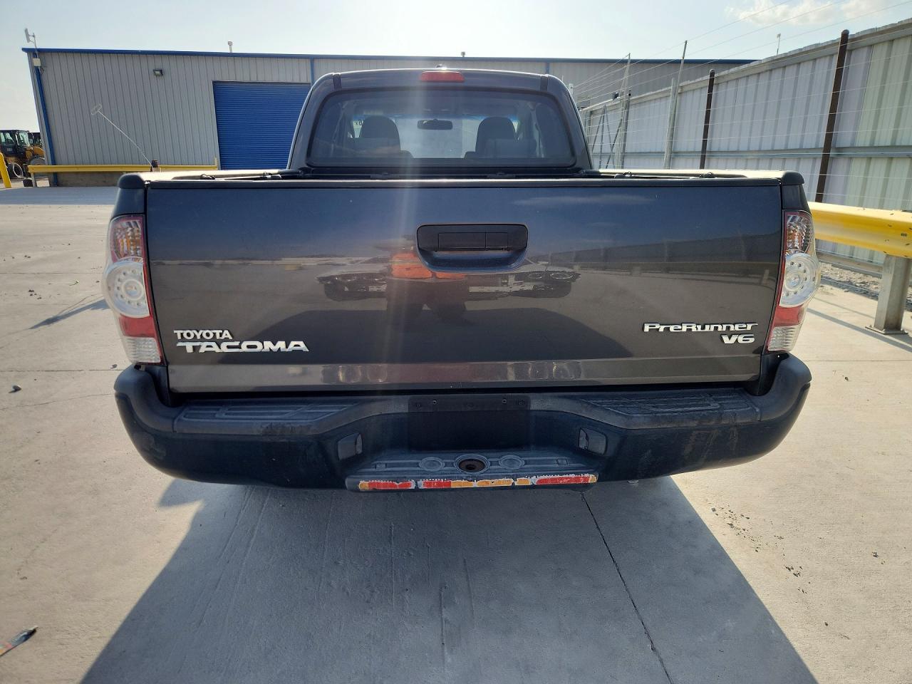 2010 Toyota Tacoma Prerunner V6 Gray vin: 5TETU4GN9AZ741453