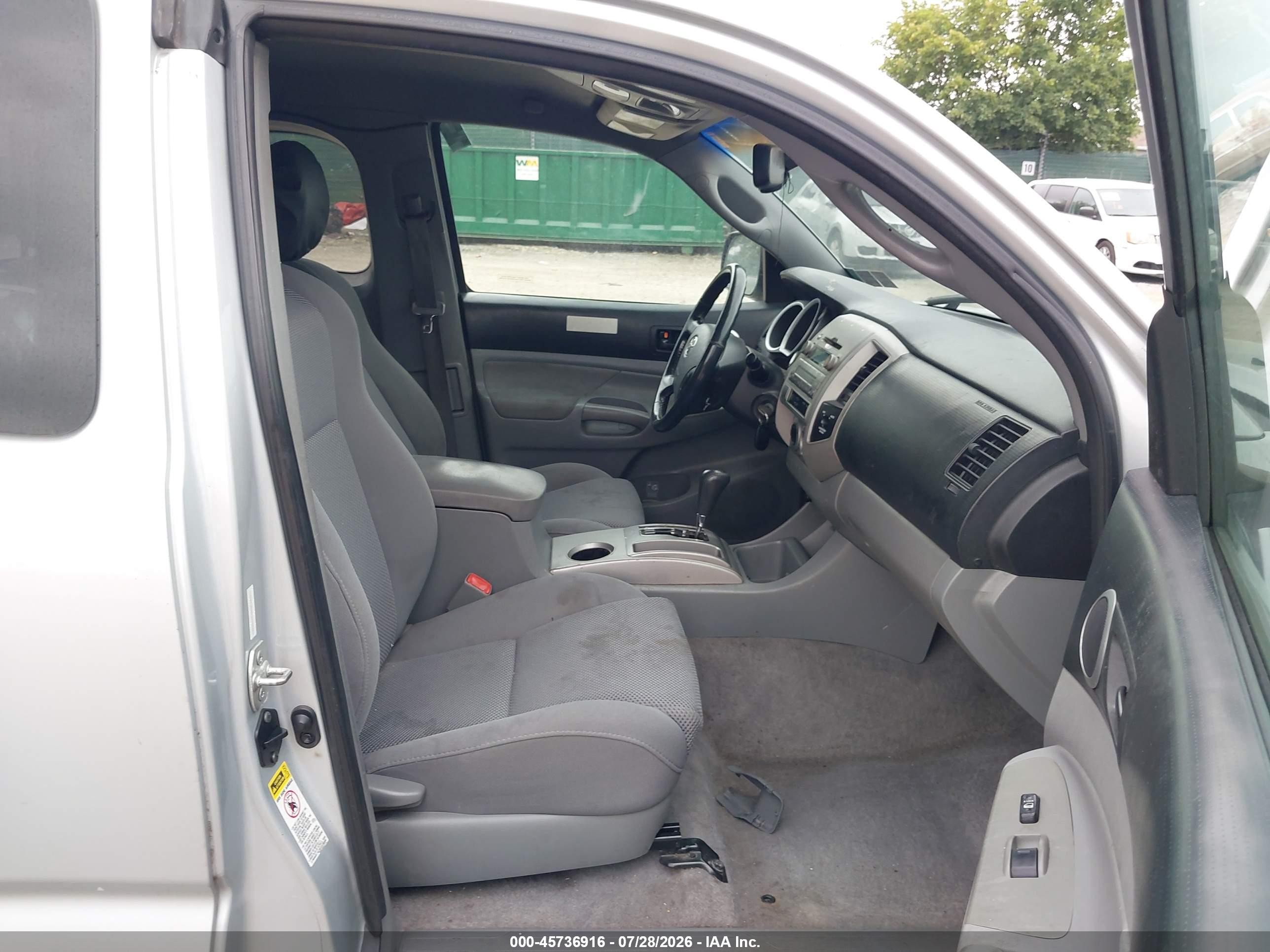 2009 Toyota Tacoma Prerunner V6 Silver vin: 5TETU62N19Z658467