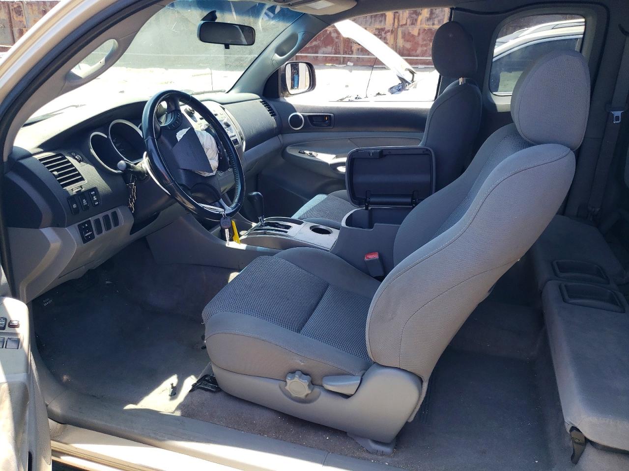 2005 Toyota Tacoma Prerunner Access Cab Tan vin: 5TETU62N35Z108200