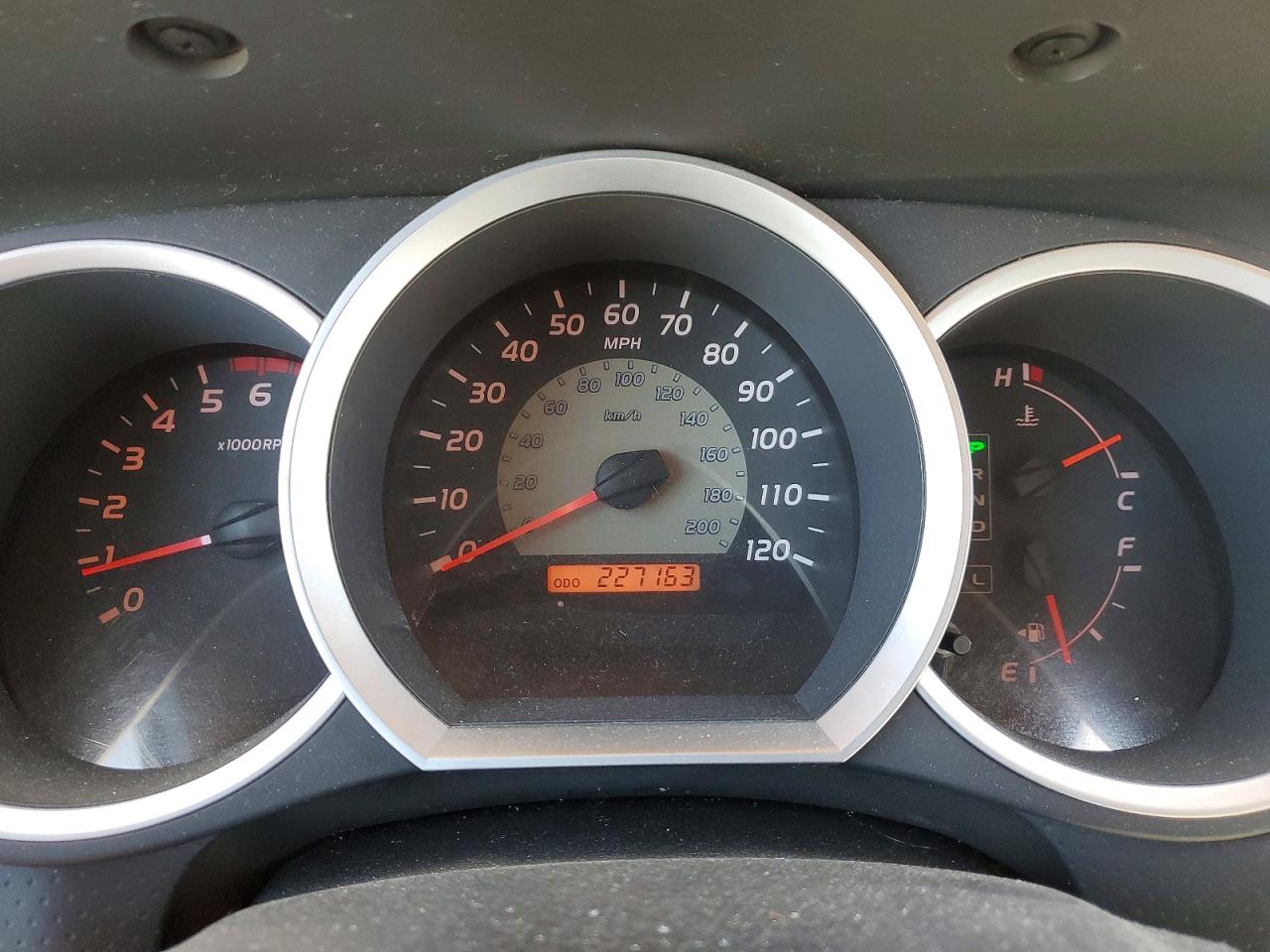 2005 Toyota Tacoma Prerunner Access Cab Silver vin: 5TETU62N45Z120503