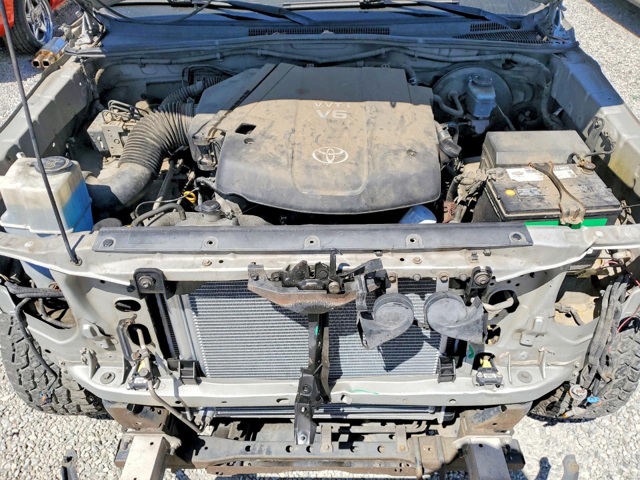 2005 Toyota Tacoma Prerunner Access Cab Silver vin: 5TETU62N45Z120503