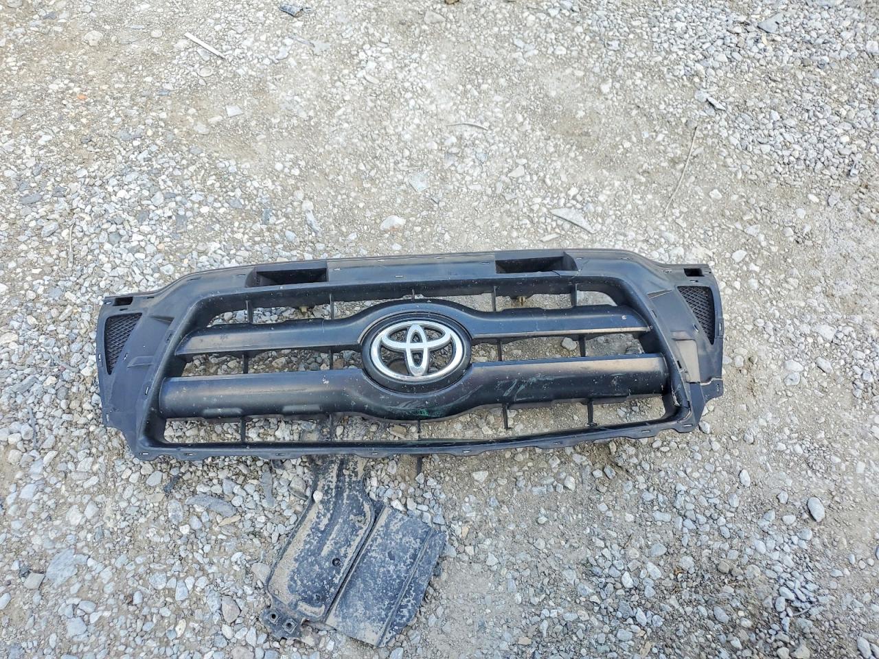 2008 Toyota Tacoma Prerunner Access Cab Red vin: 5TETU62N68Z560176