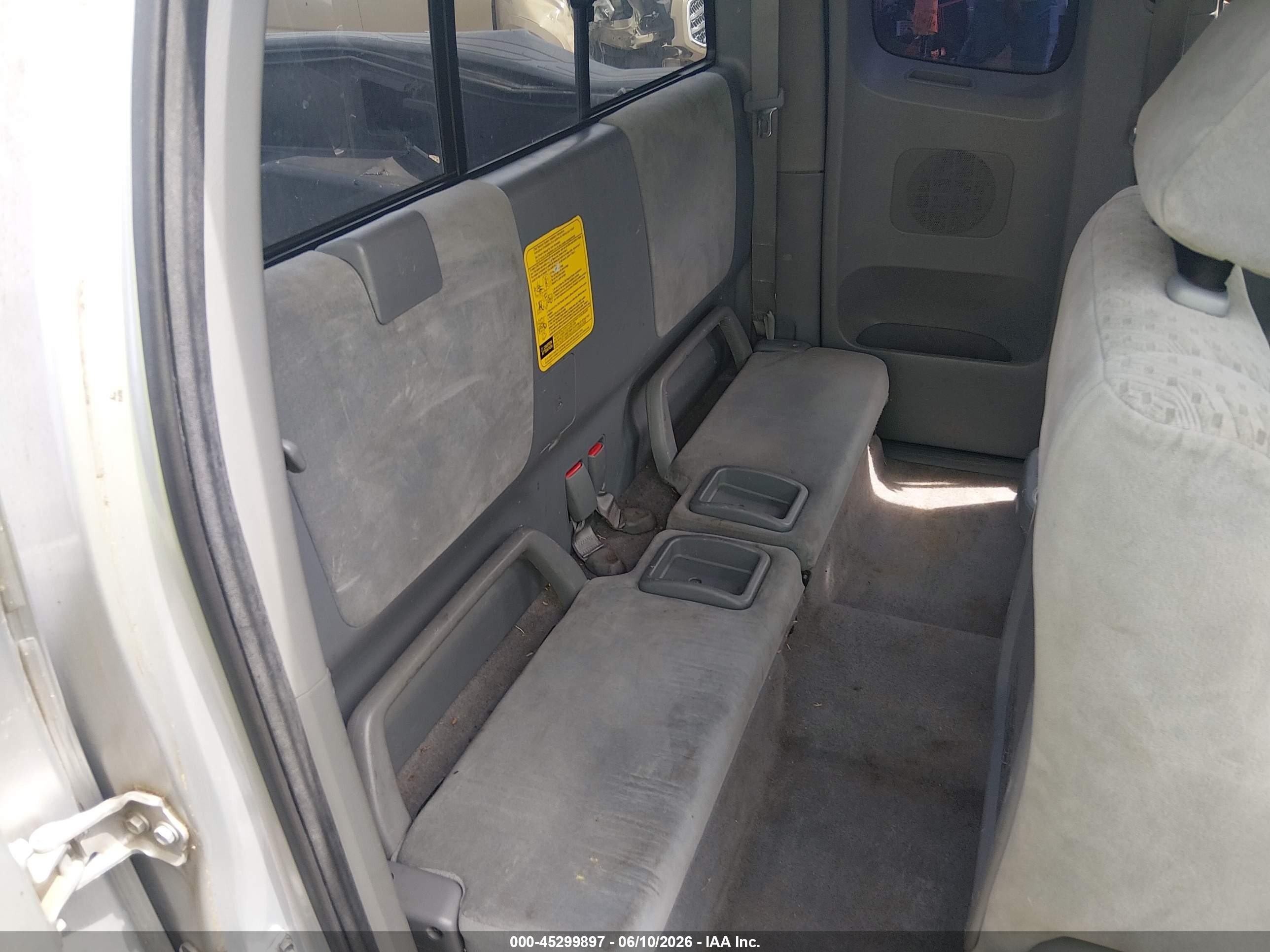 2007 Toyota Tacoma   Silver vin: 5TETX22N07Z370968