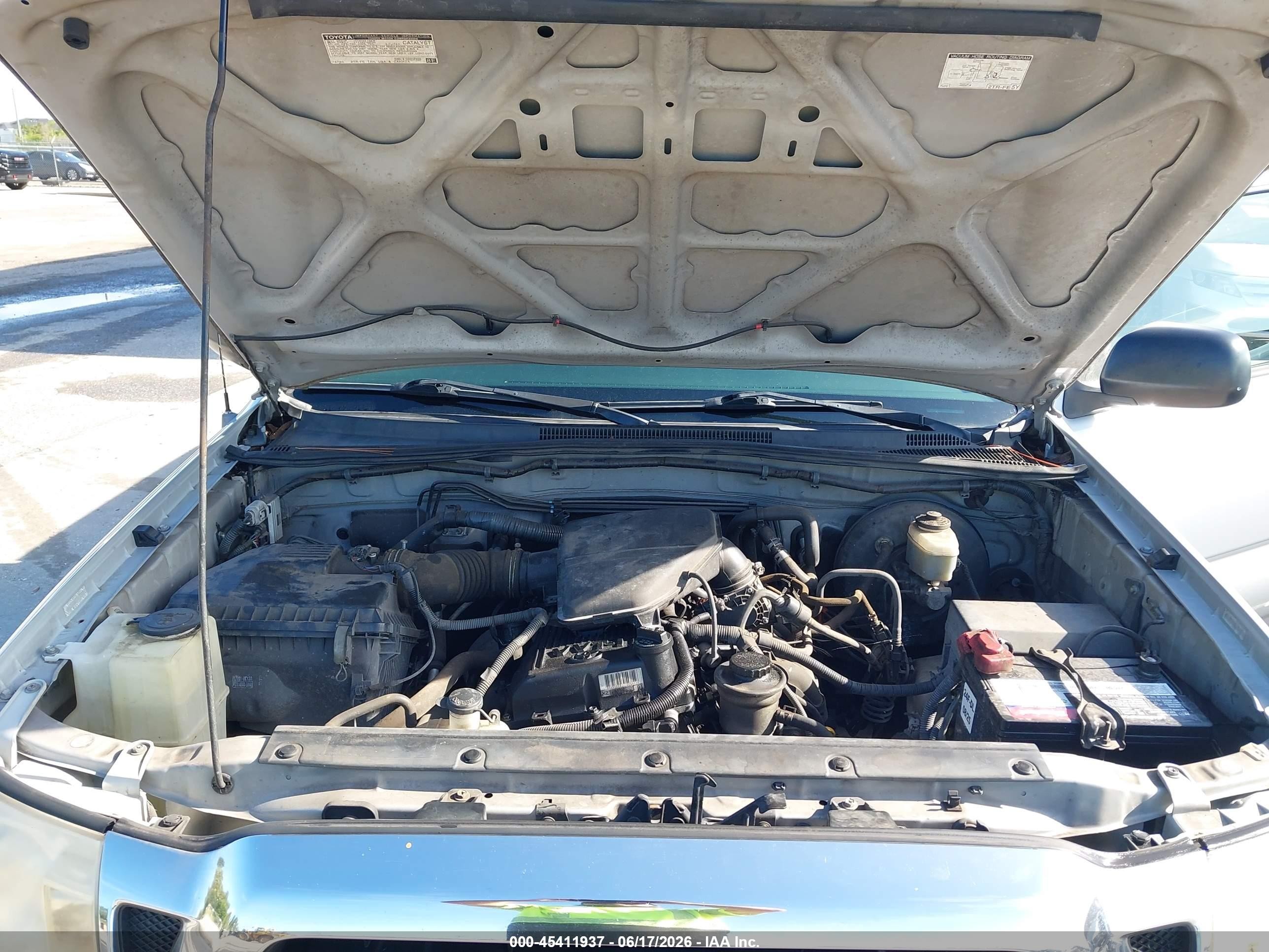 2007 Toyota Tacoma   Silver vin: 5TETX22N07Z392579