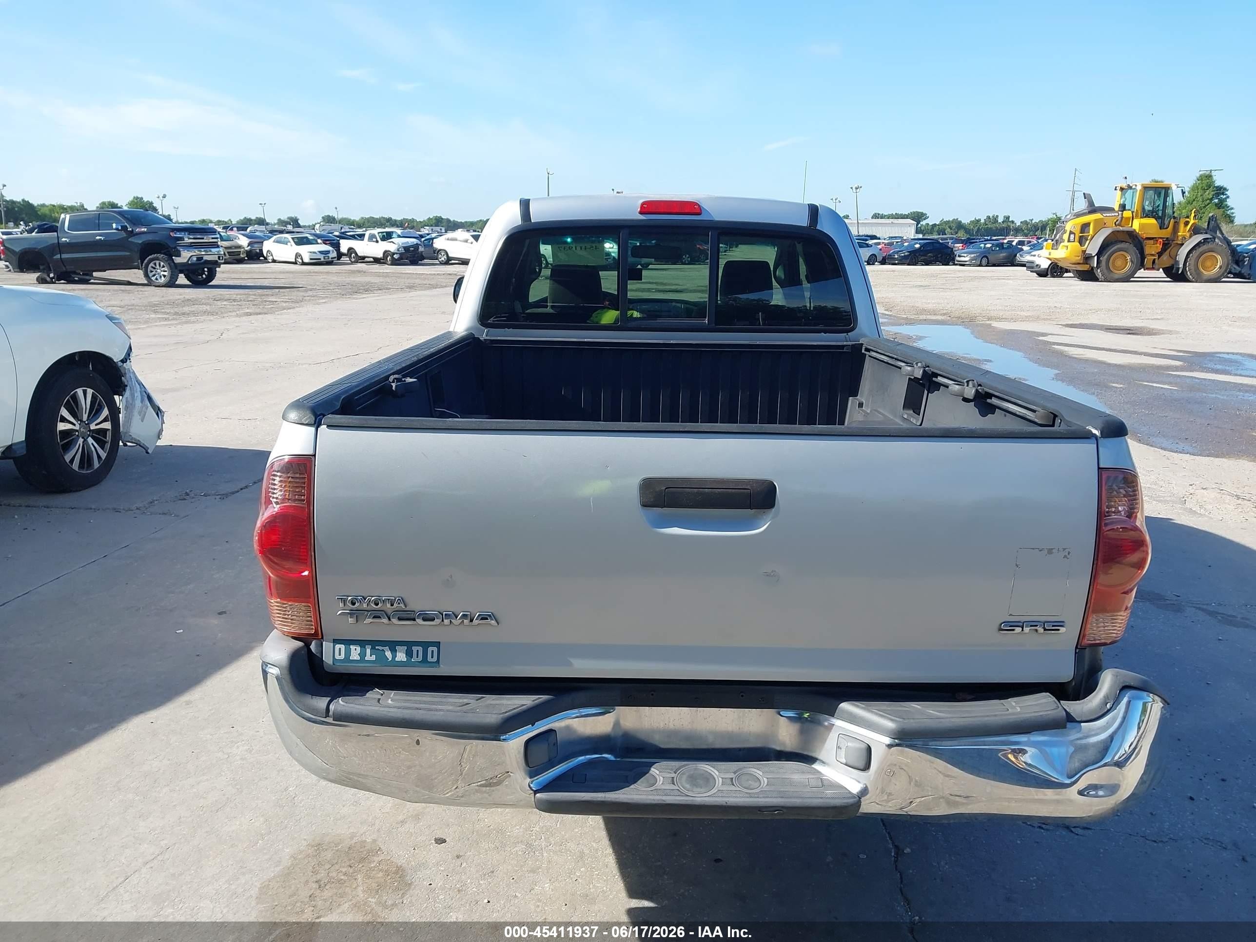 2007 Toyota Tacoma   Silver vin: 5TETX22N07Z392579