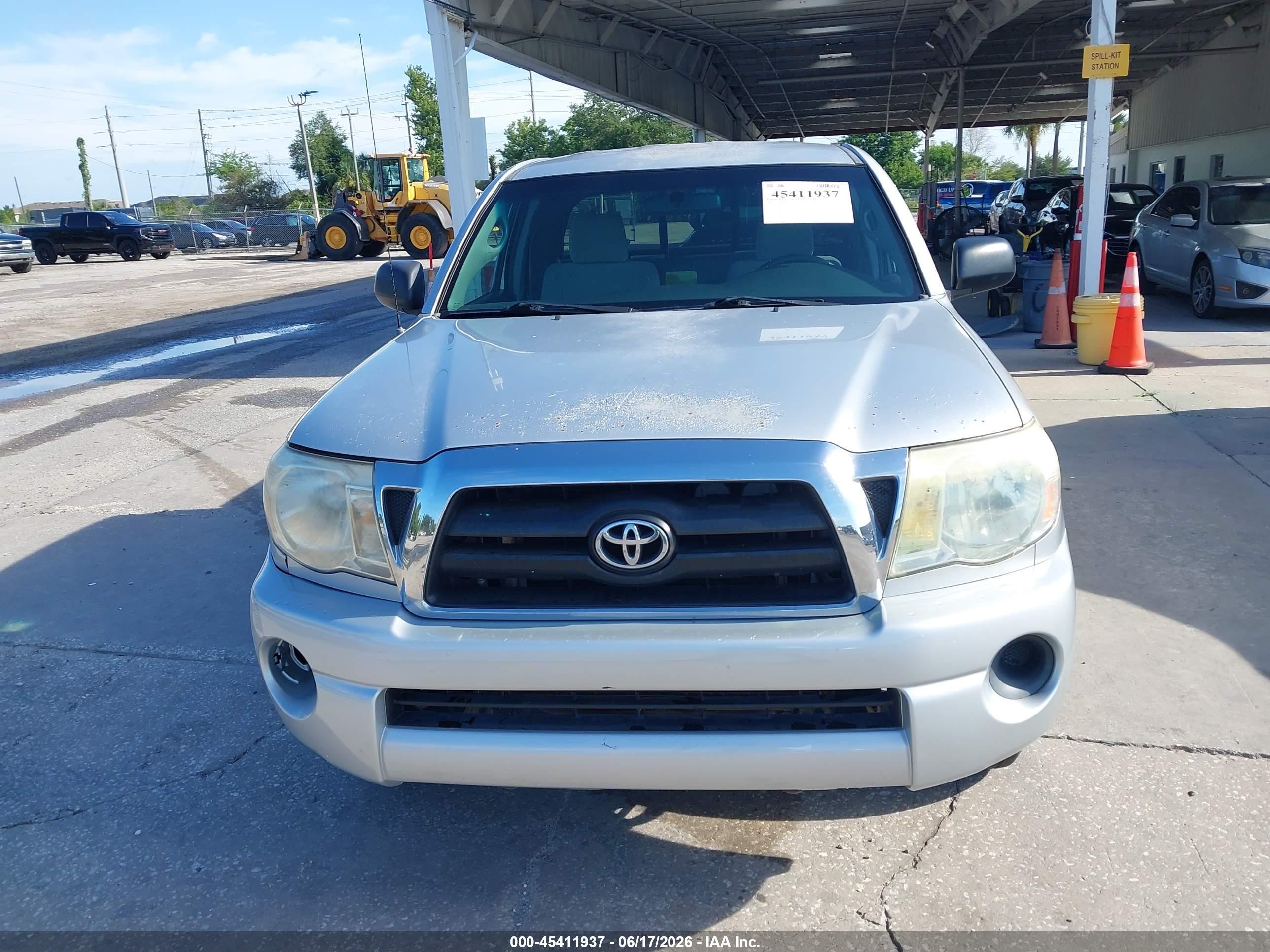 2007 Toyota Tacoma   Silver vin: 5TETX22N07Z392579