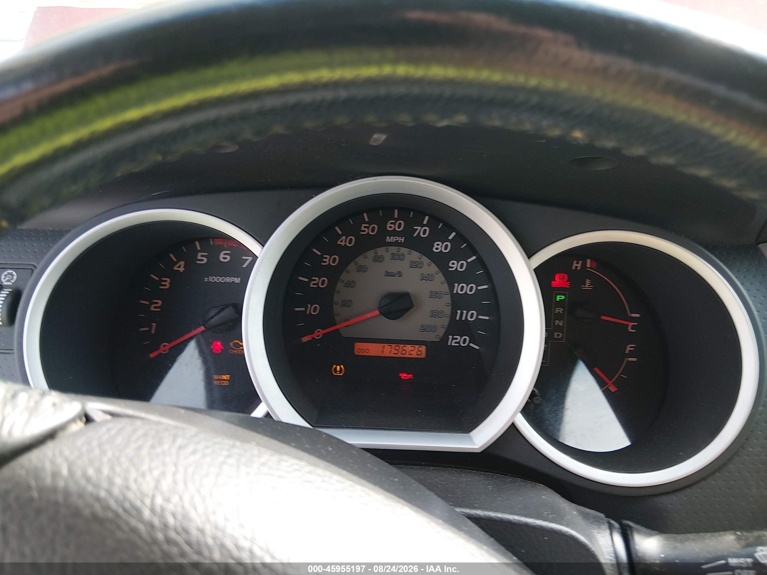 2008 Toyota Tacoma   Red vin: 5TETX22N08Z517033