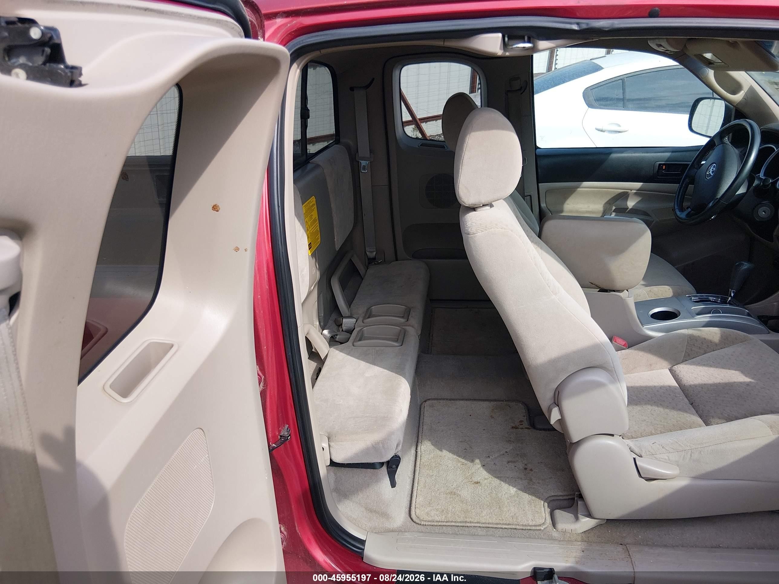 2008 Toyota Tacoma   Red vin: 5TETX22N08Z517033