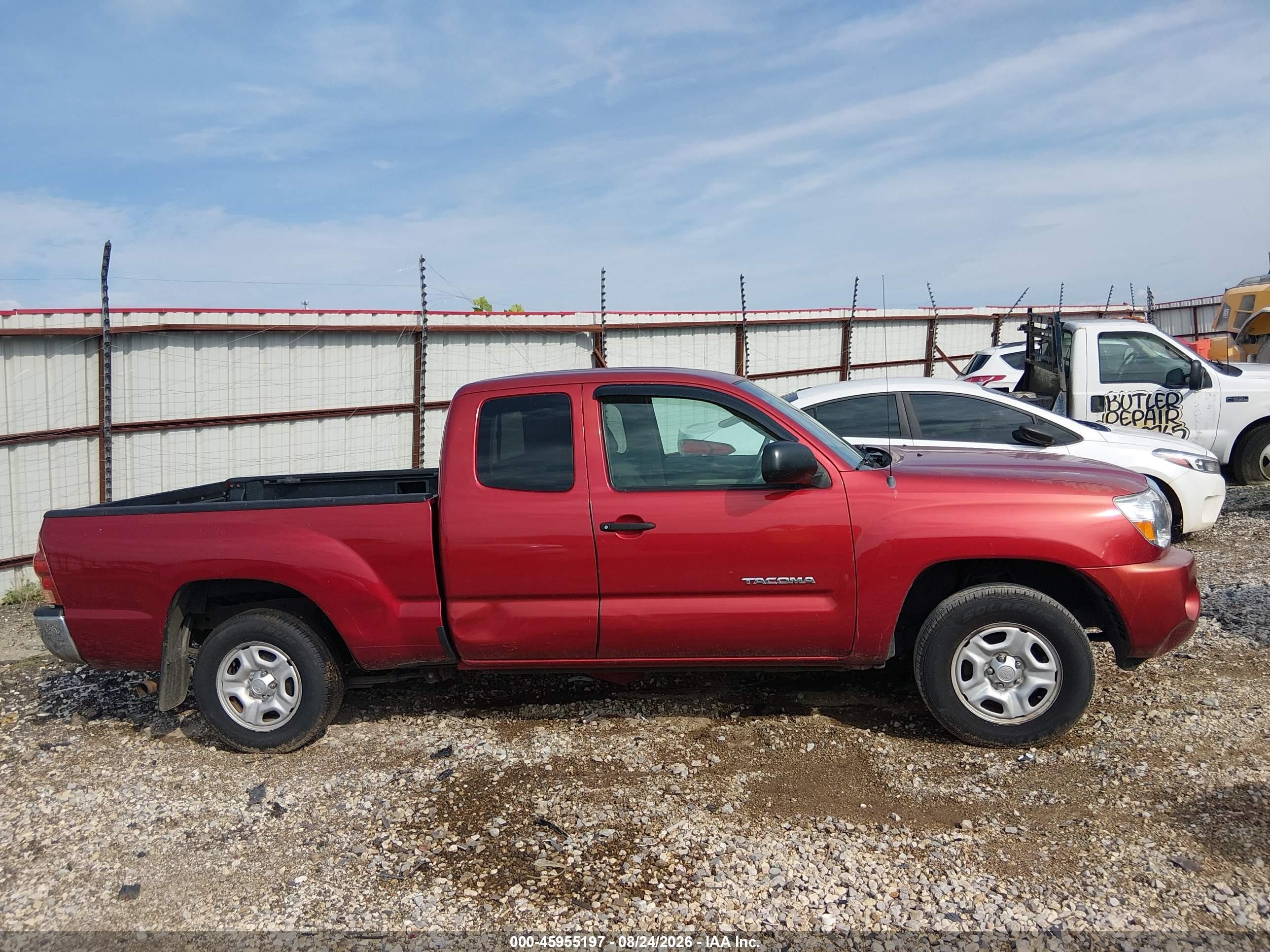 2008 Toyota Tacoma   Red vin: 5TETX22N08Z517033