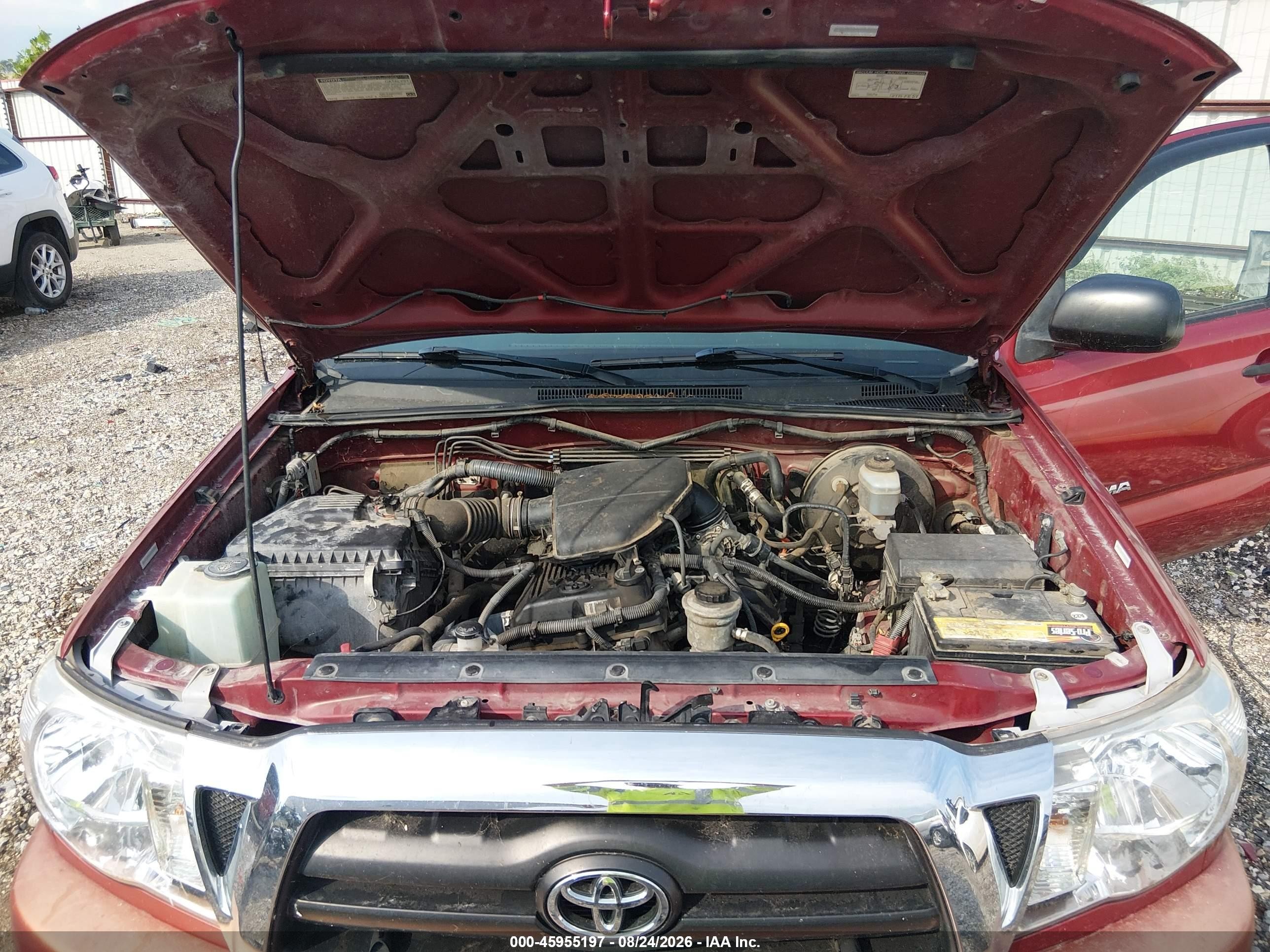 2008 Toyota Tacoma   Red vin: 5TETX22N08Z517033