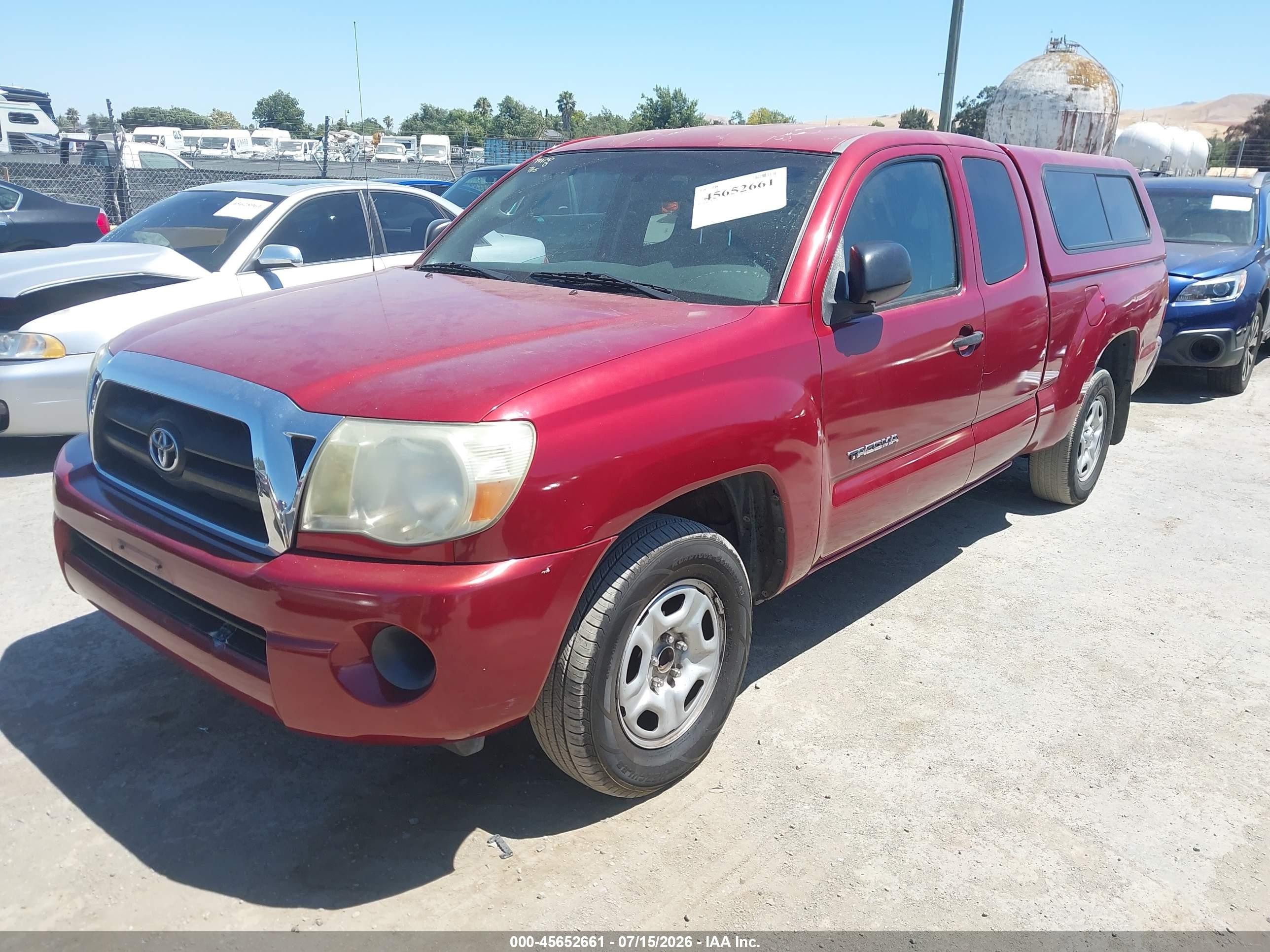 2005 Toyota Tacoma   Red vin: 5TETX22N15Z033206