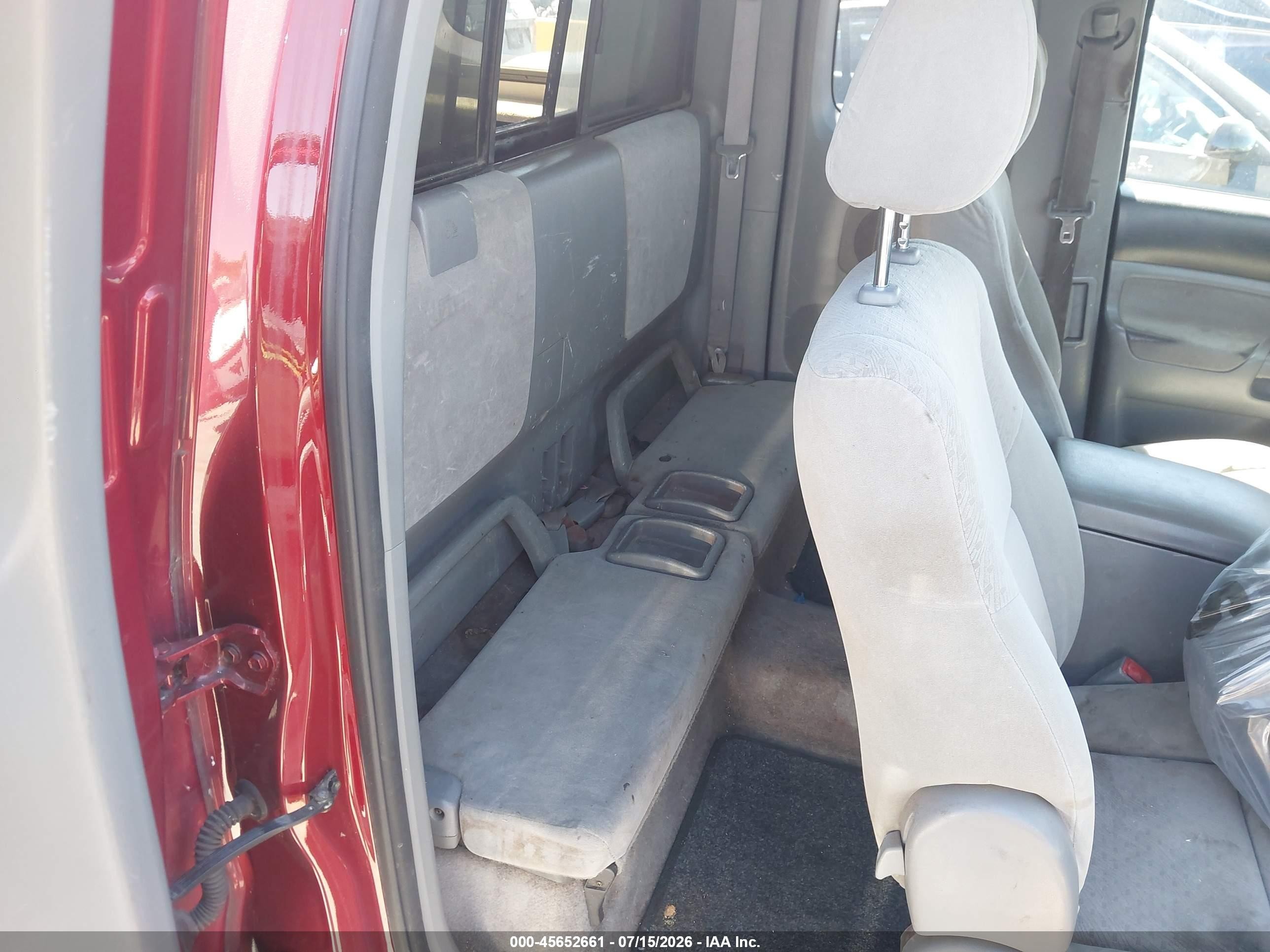 2005 Toyota Tacoma   Red vin: 5TETX22N15Z033206