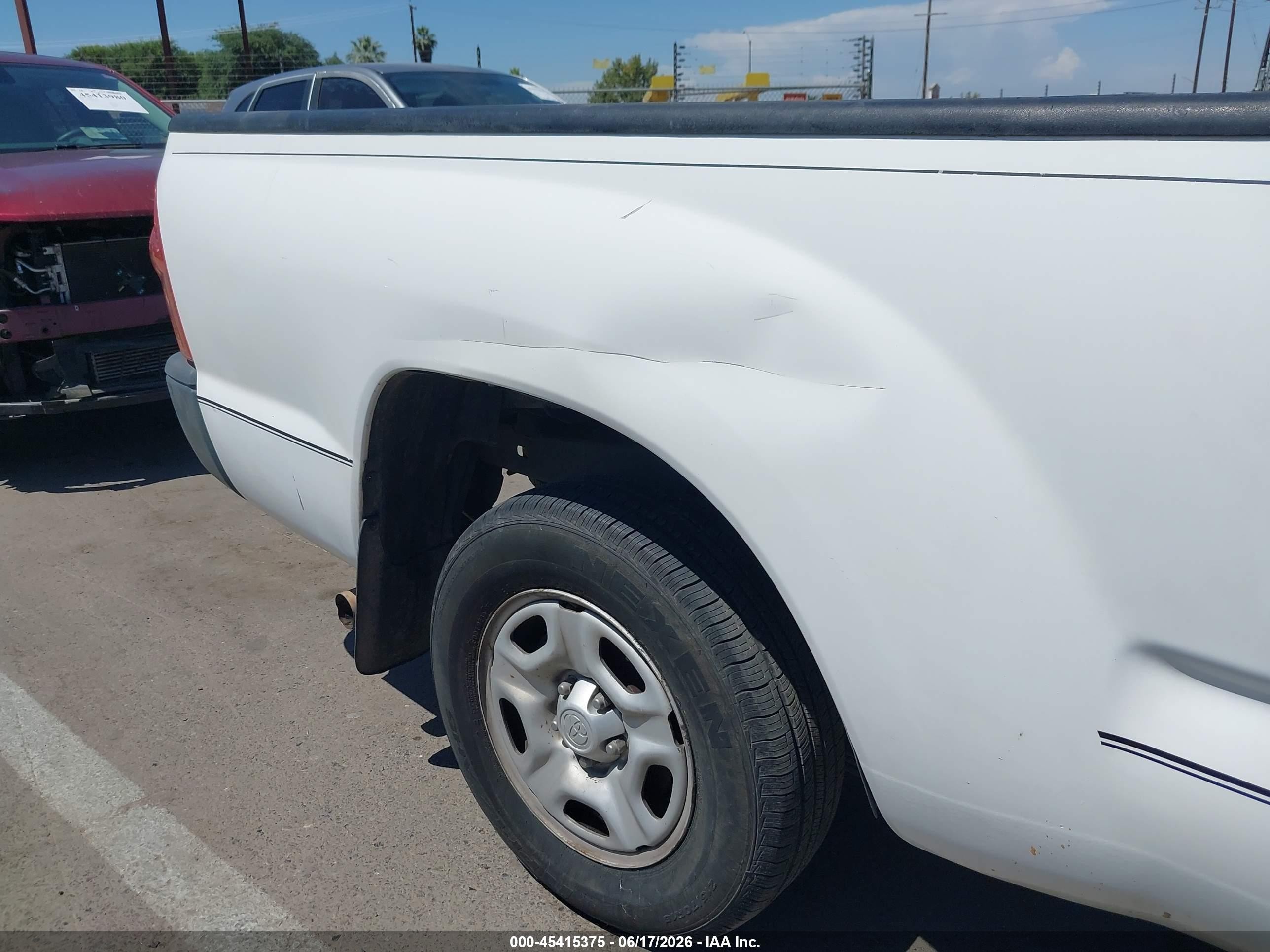 2005 Toyota Tacoma   Белый vin: 5TETX22N15Z052855