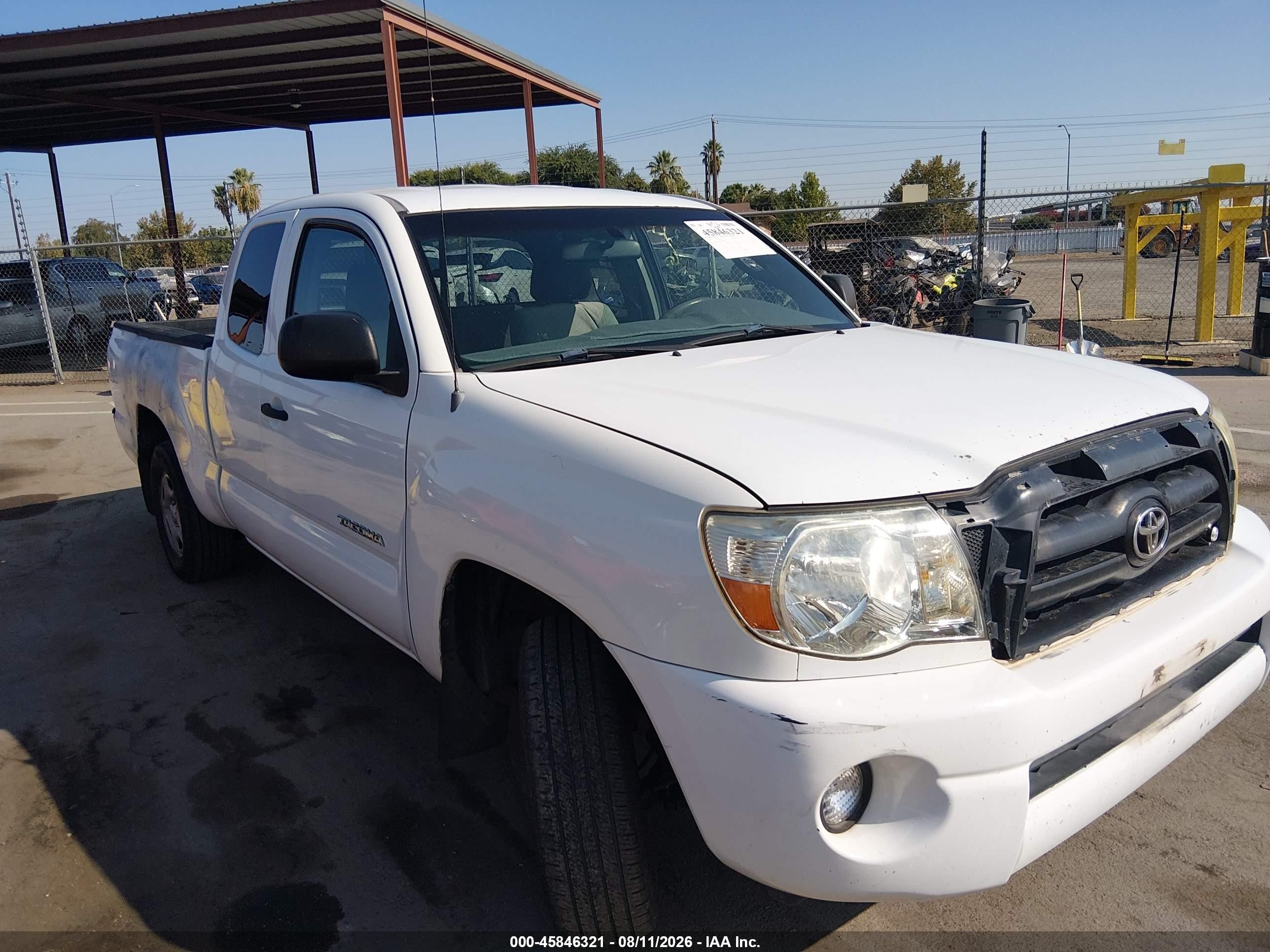 2005 Toyota Tacoma   White vin: 5TETX22N25Z044280