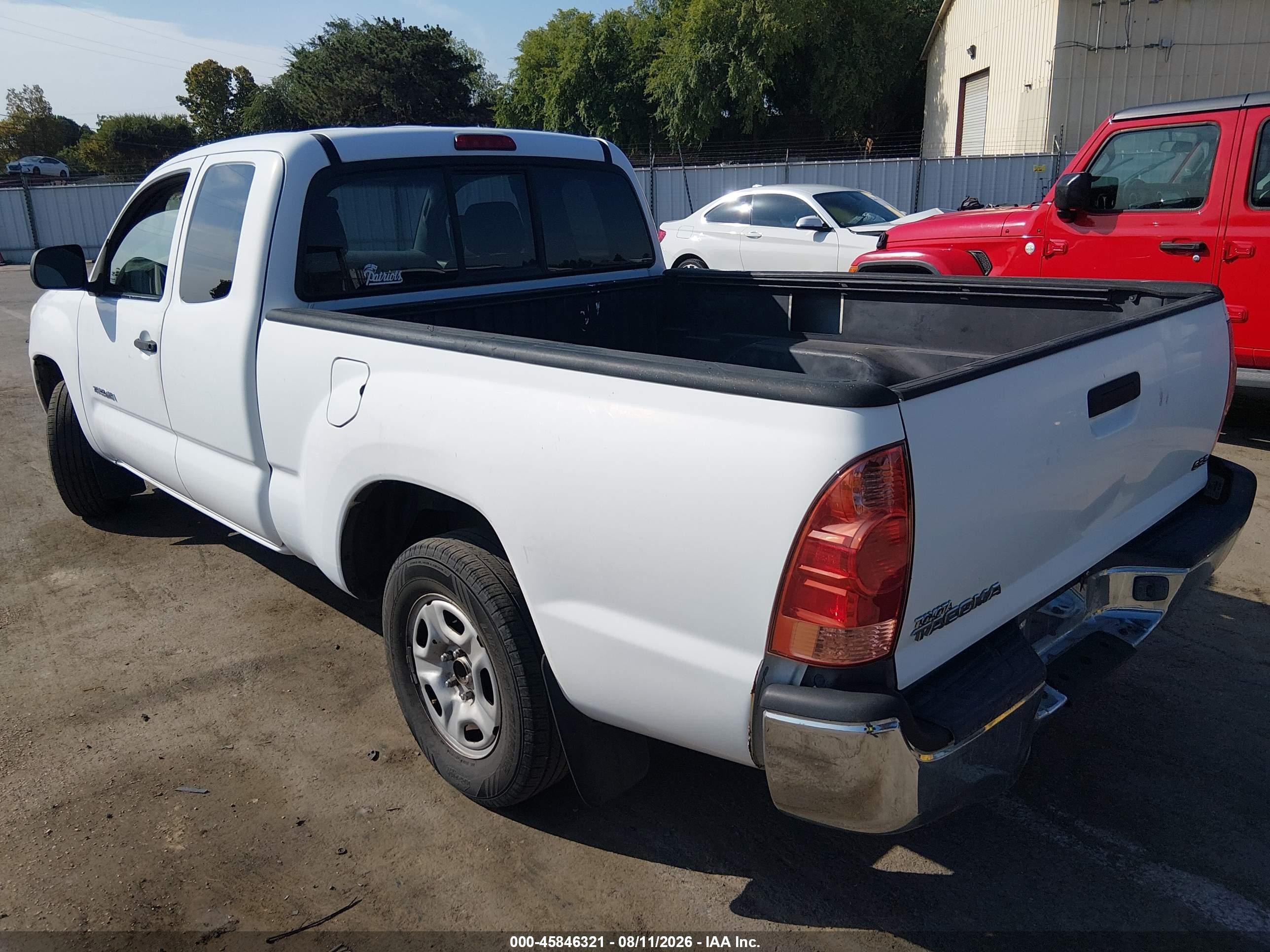 2005 Toyota Tacoma   White vin: 5TETX22N25Z044280