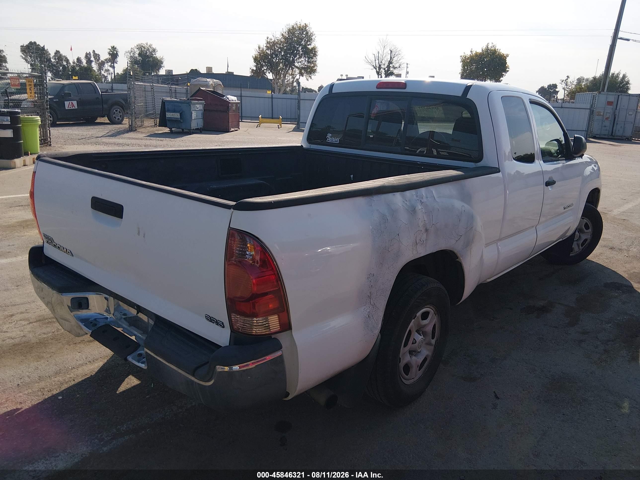 2005 Toyota Tacoma   White vin: 5TETX22N25Z044280