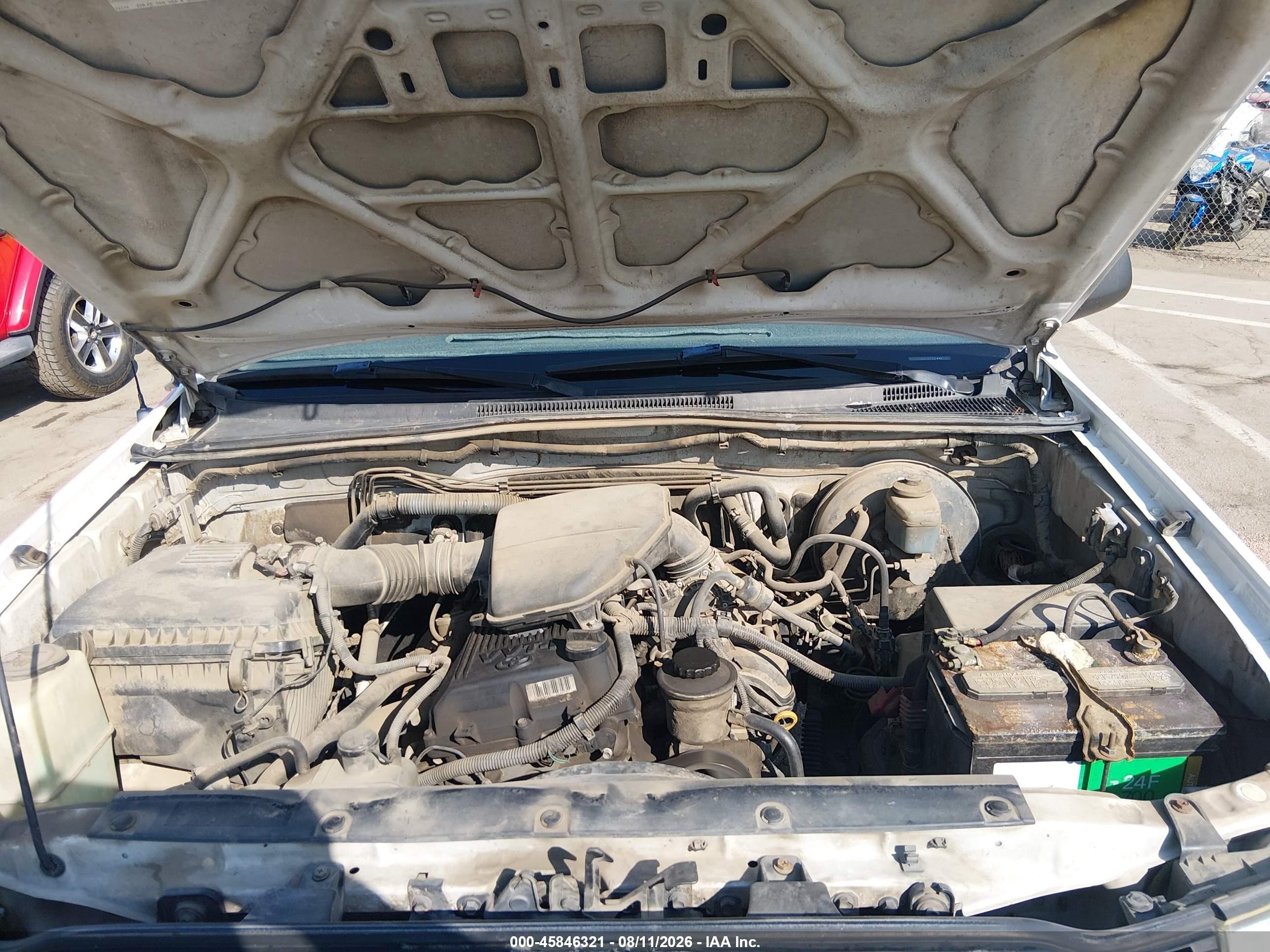 2005 Toyota Tacoma   White vin: 5TETX22N25Z044280