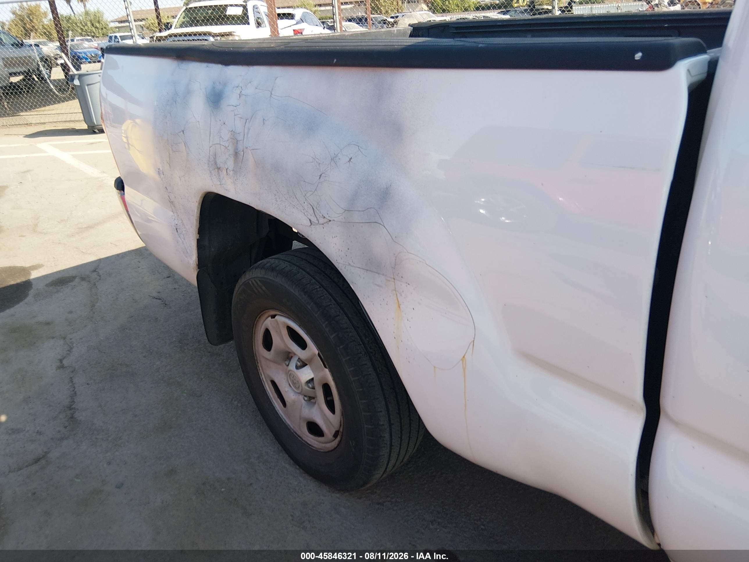 2005 Toyota Tacoma   White vin: 5TETX22N25Z044280