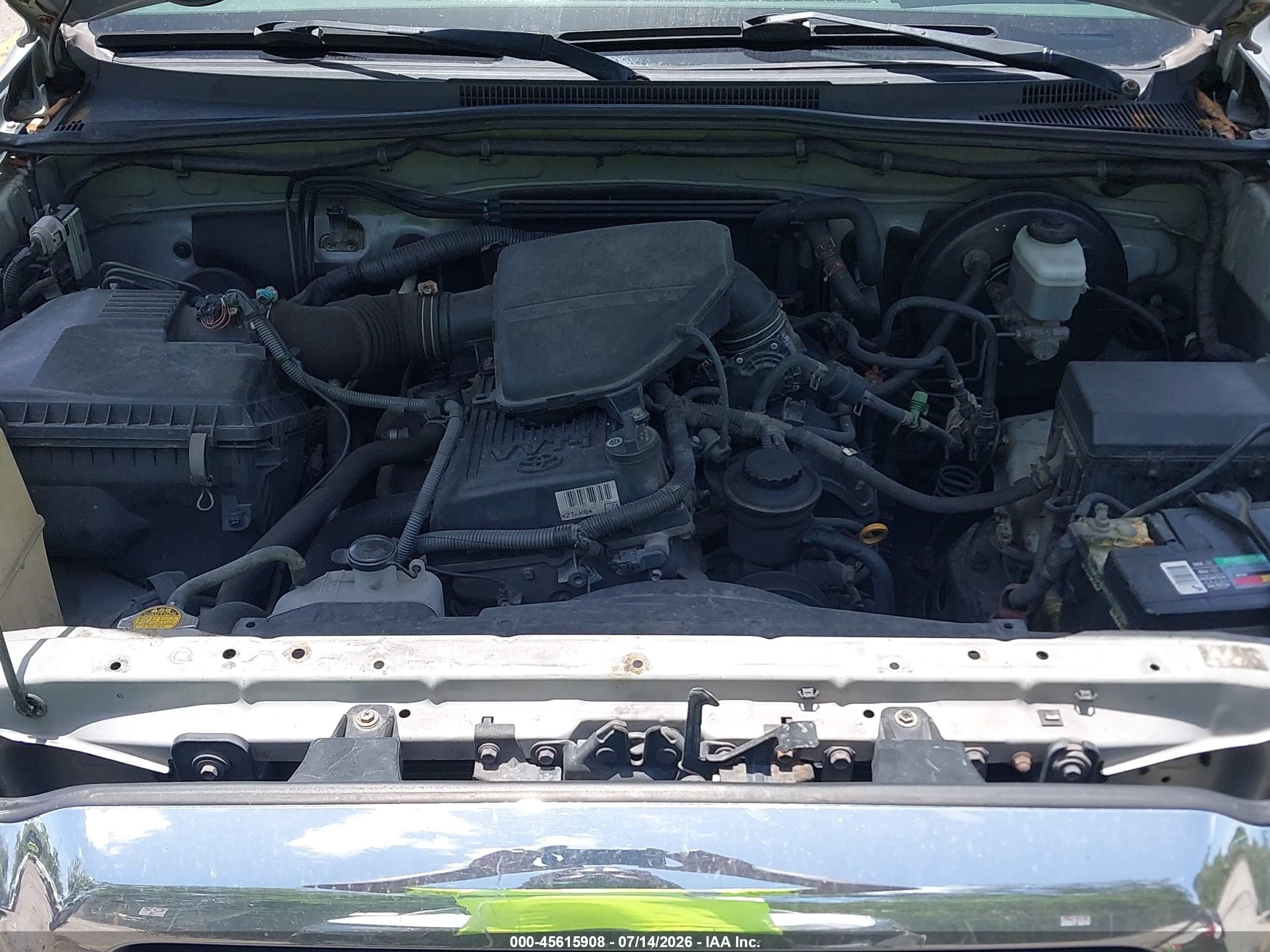 2005 Toyota Tacoma   Silver vin: 5TETX22N25Z060799